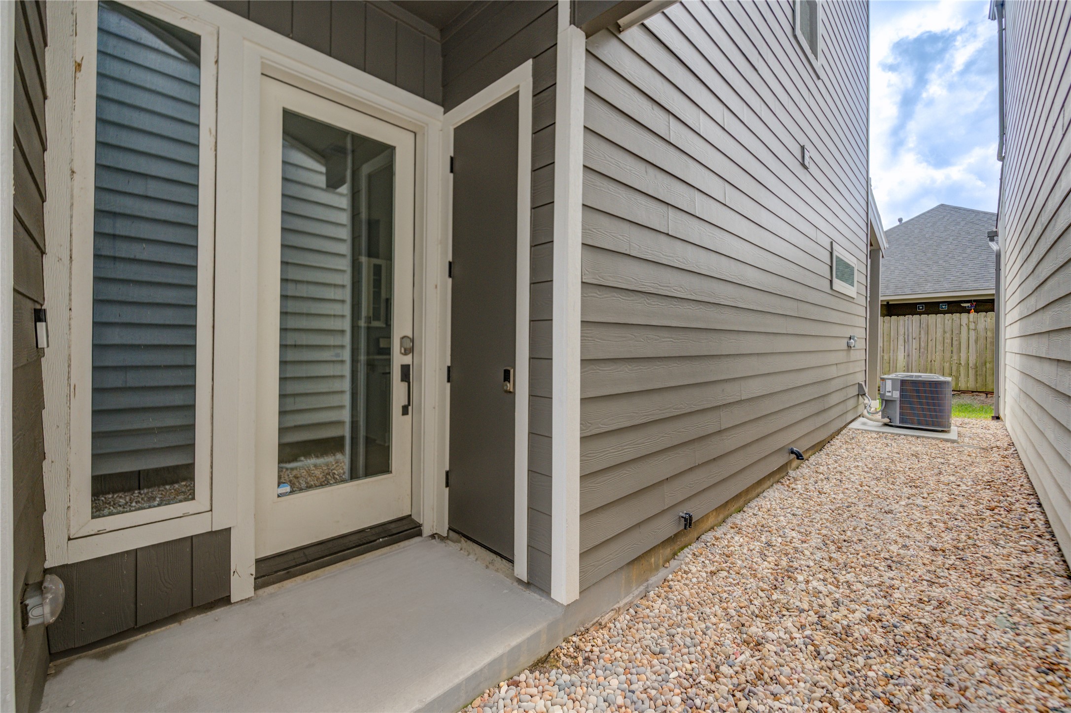 4220 Mckinley Street Property Photo 6