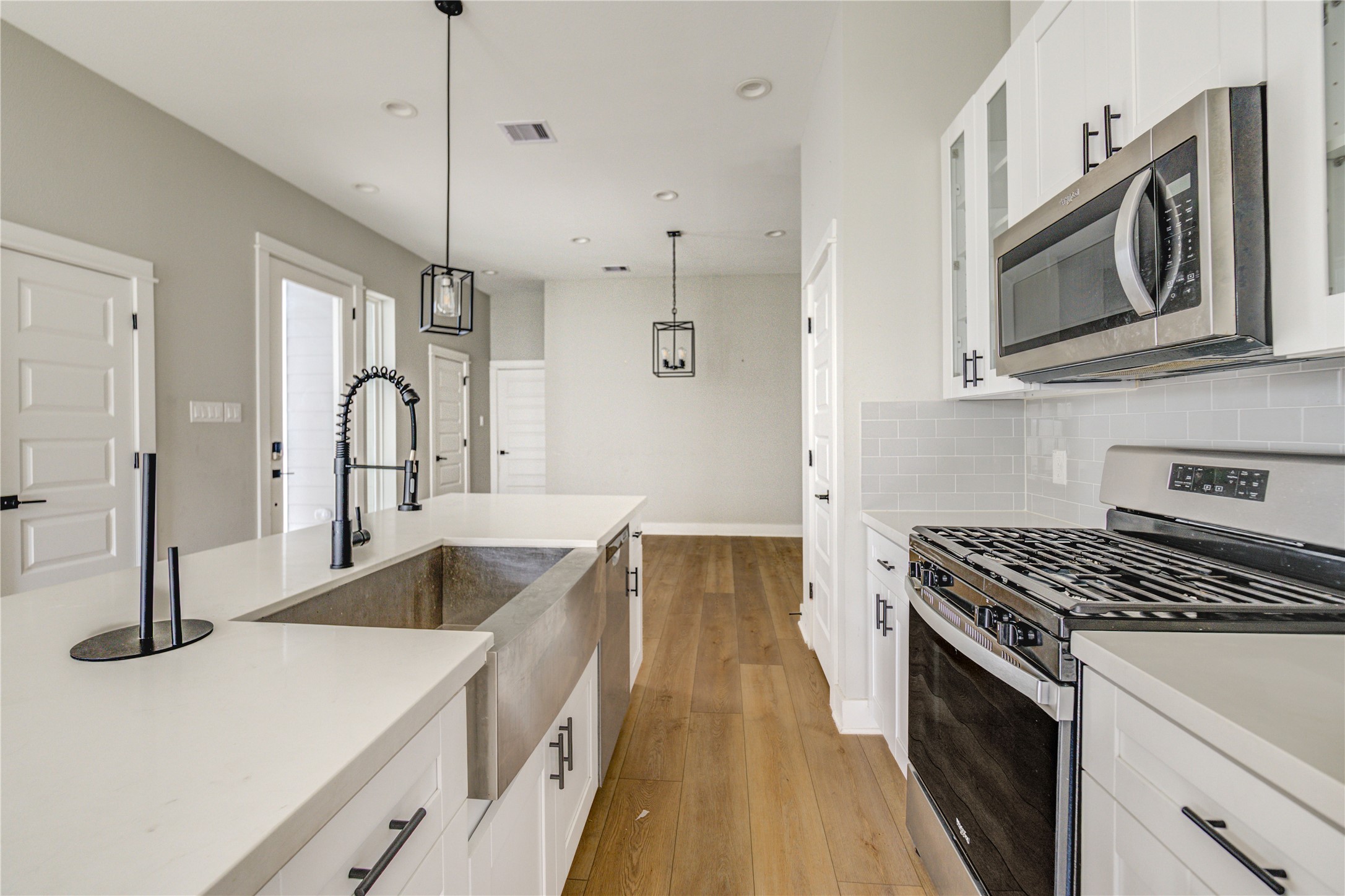 4220 Mckinley Street Property Photo 13