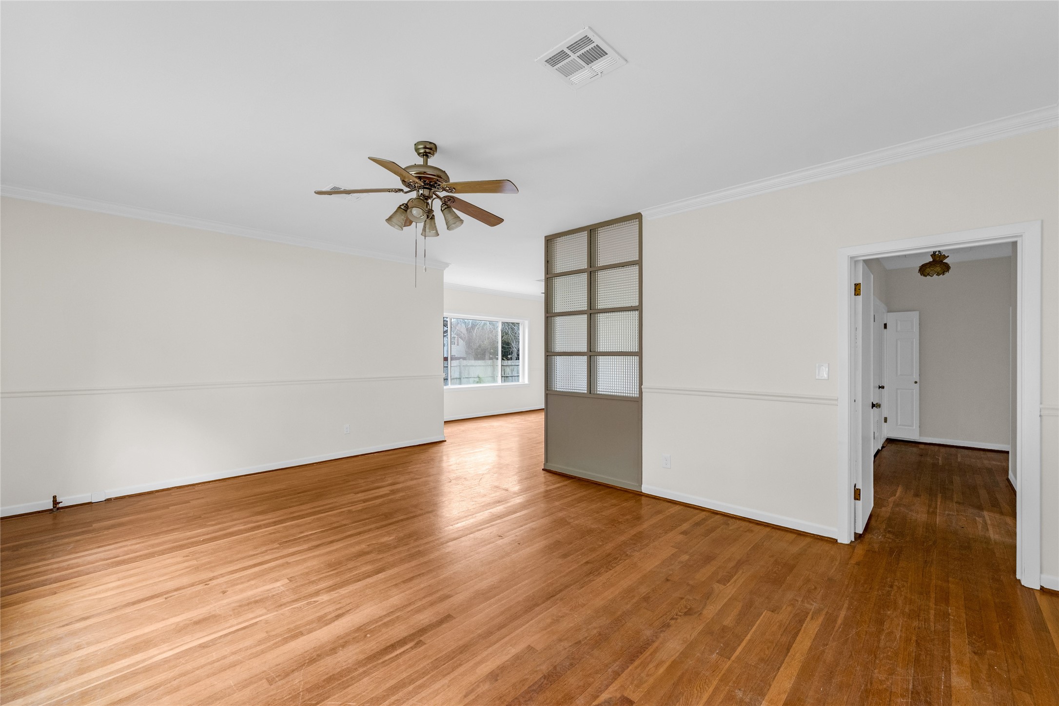 2527 Avenue G Property Photo 7