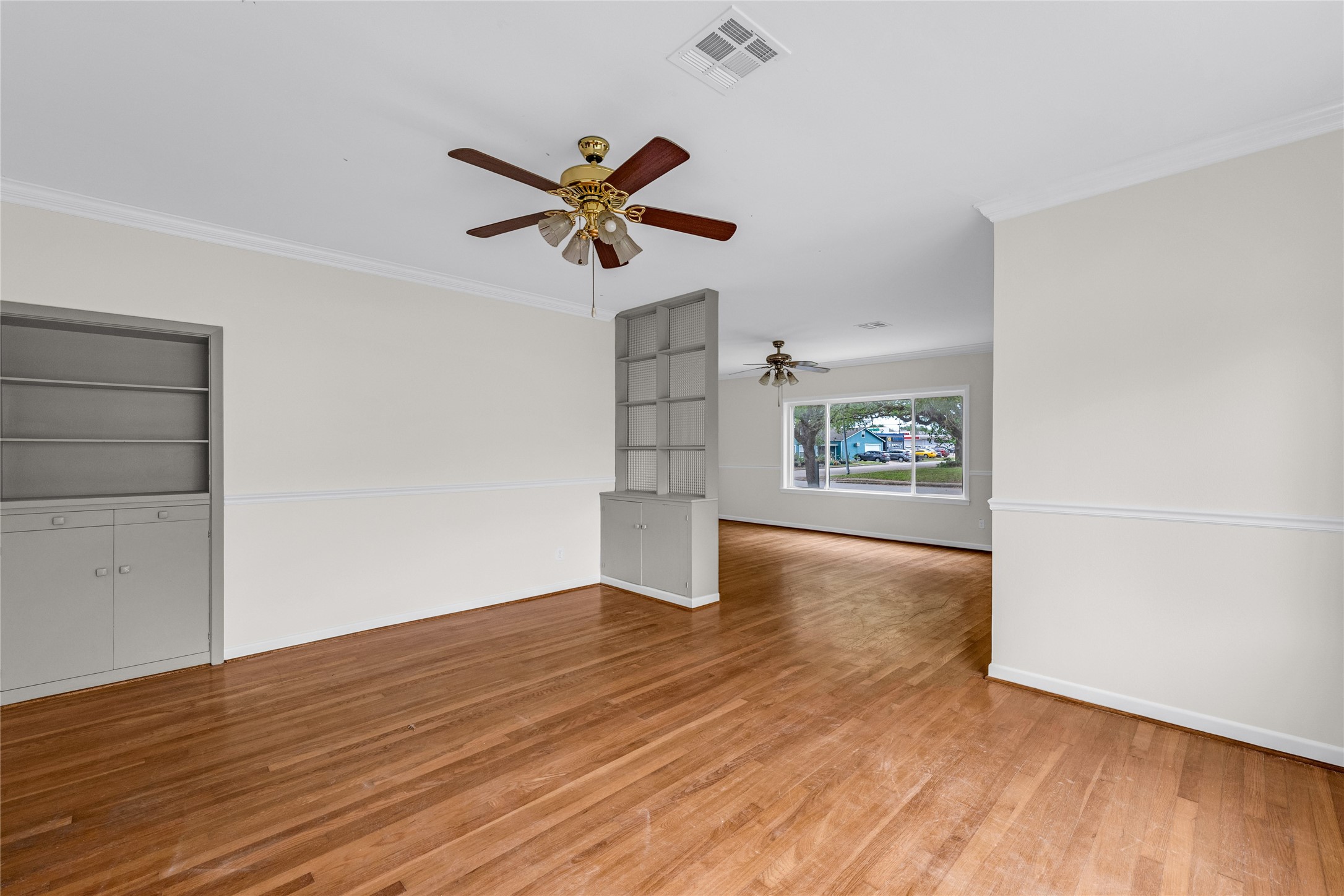 2527 Avenue G Property Photo 9