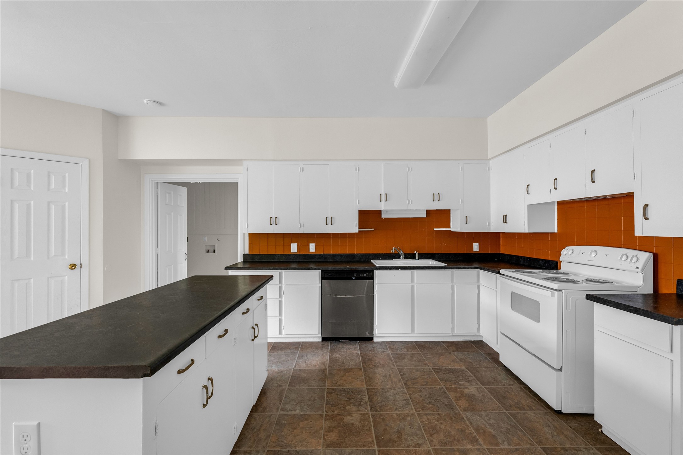 2527 Avenue G Property Photo 17