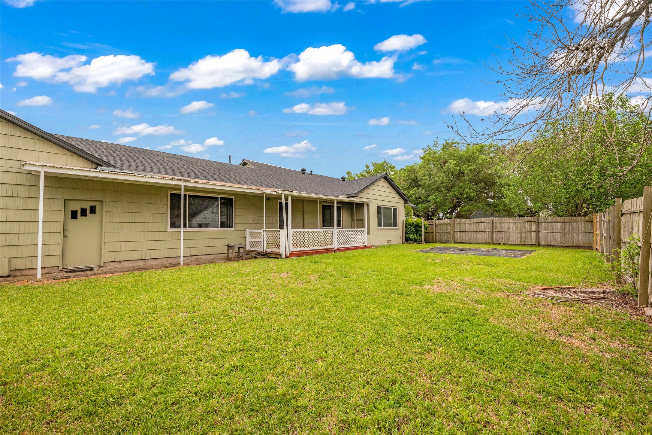 2527 Avenue G Property Photo 32
