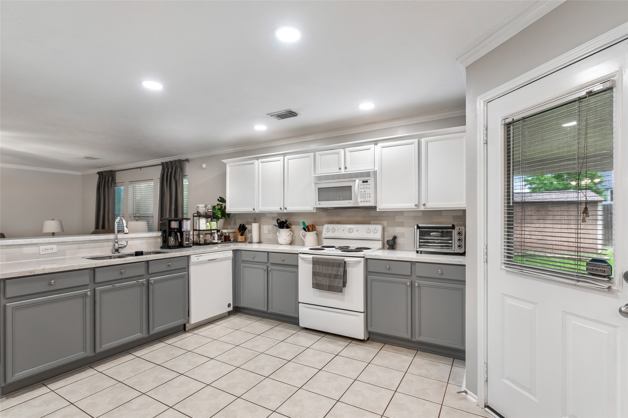 8038 Echinacea Drive Property Photo 16