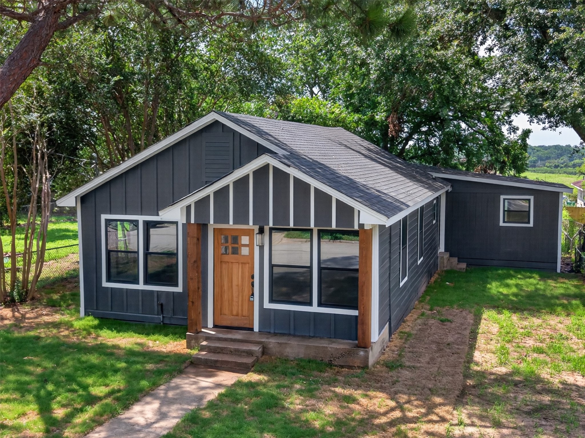 1506 Clay Street Property Photo 1