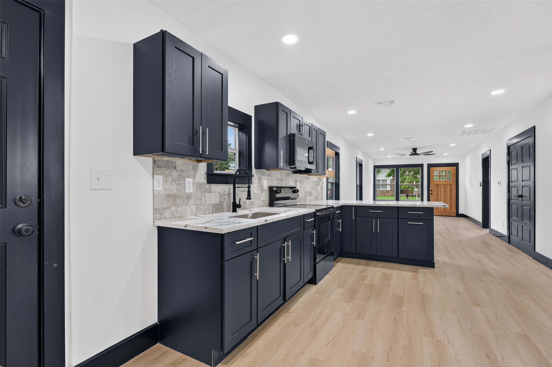 1506 Clay Street Property Photo 11
