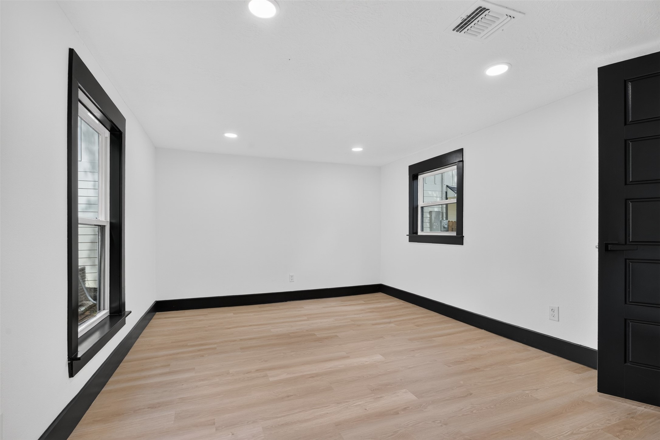1506 Clay Street Property Photo 17