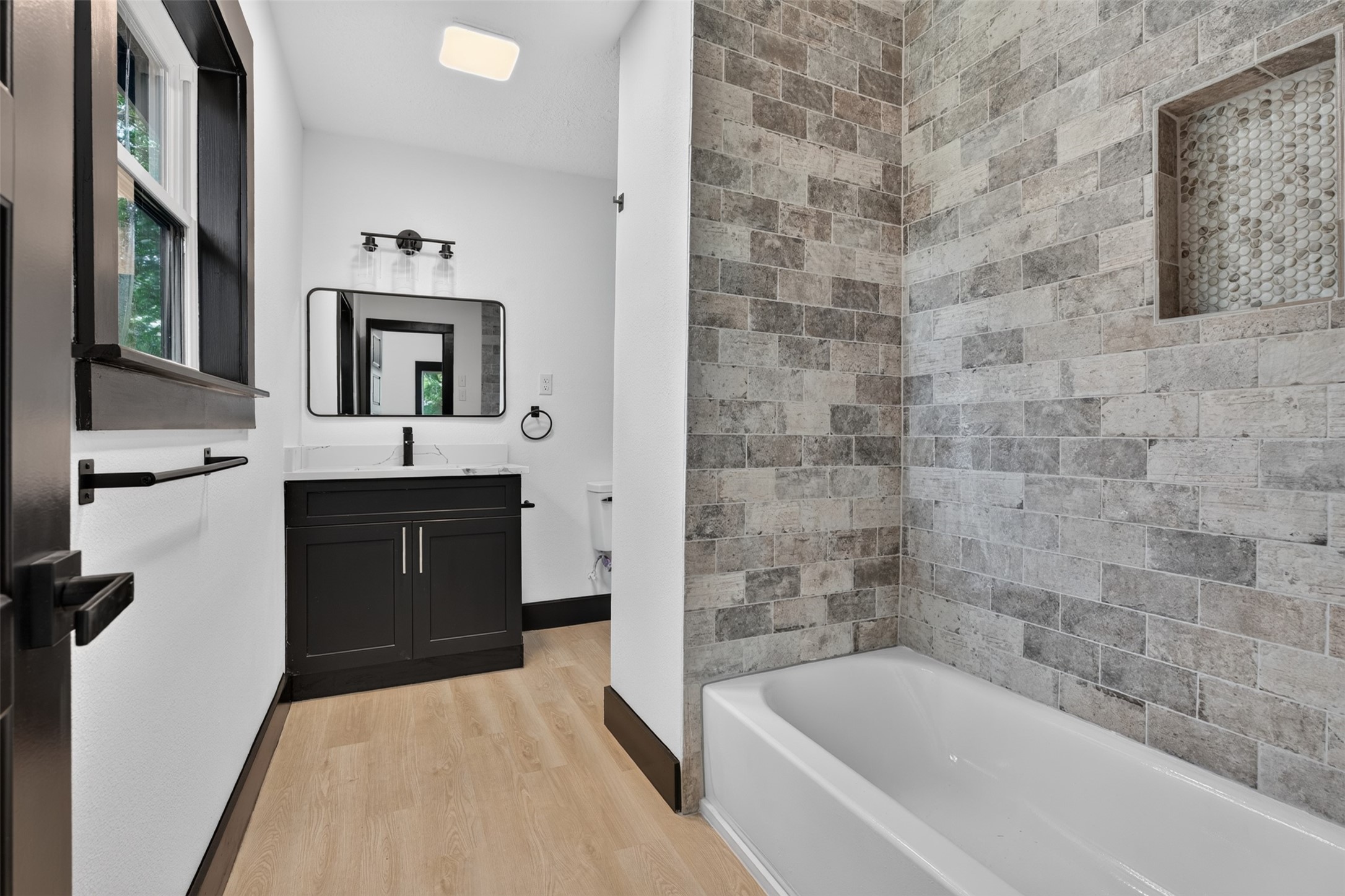 1506 Clay Street Property Photo 24