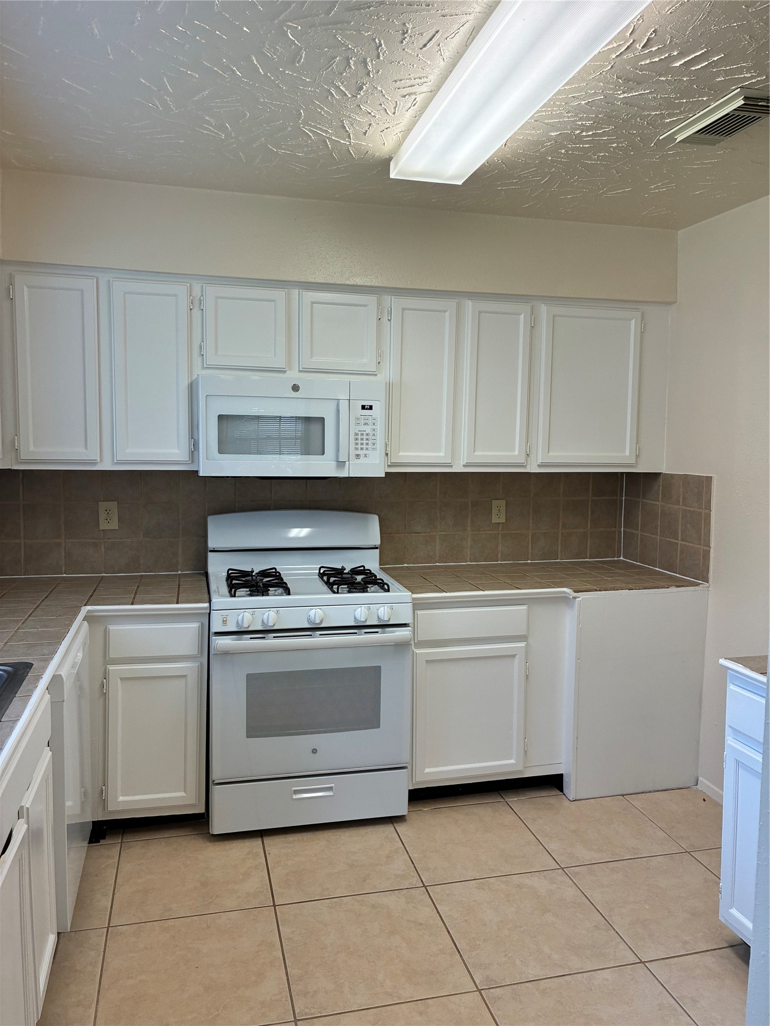 16230 Cutten Road Property Photo 12