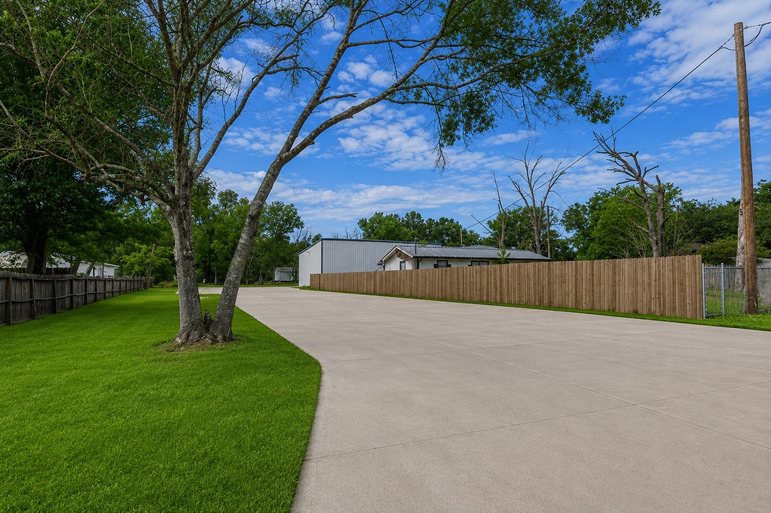 22316 E Martin Drive Property Photo 3