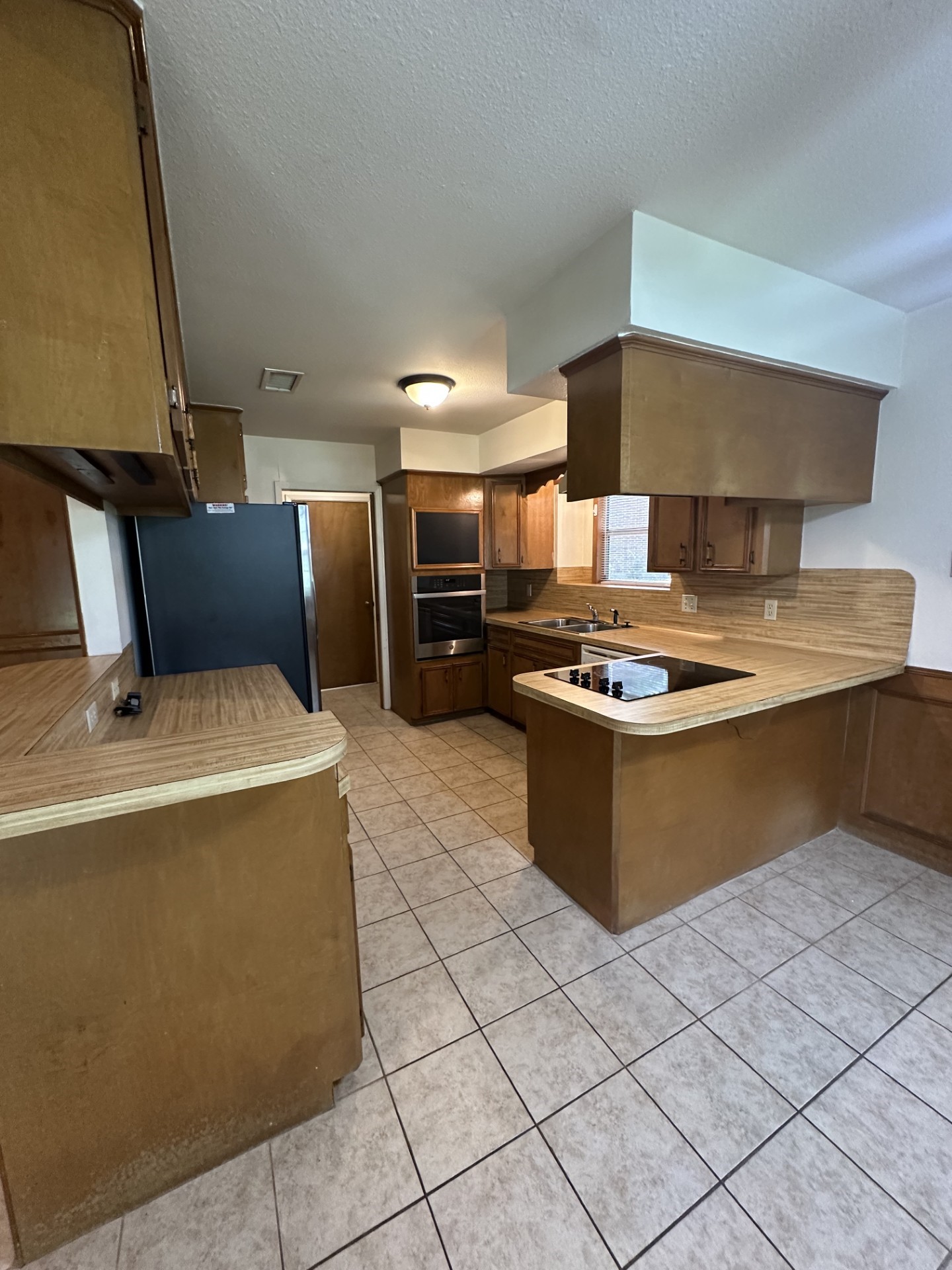 1003 Allison Property Photo 4