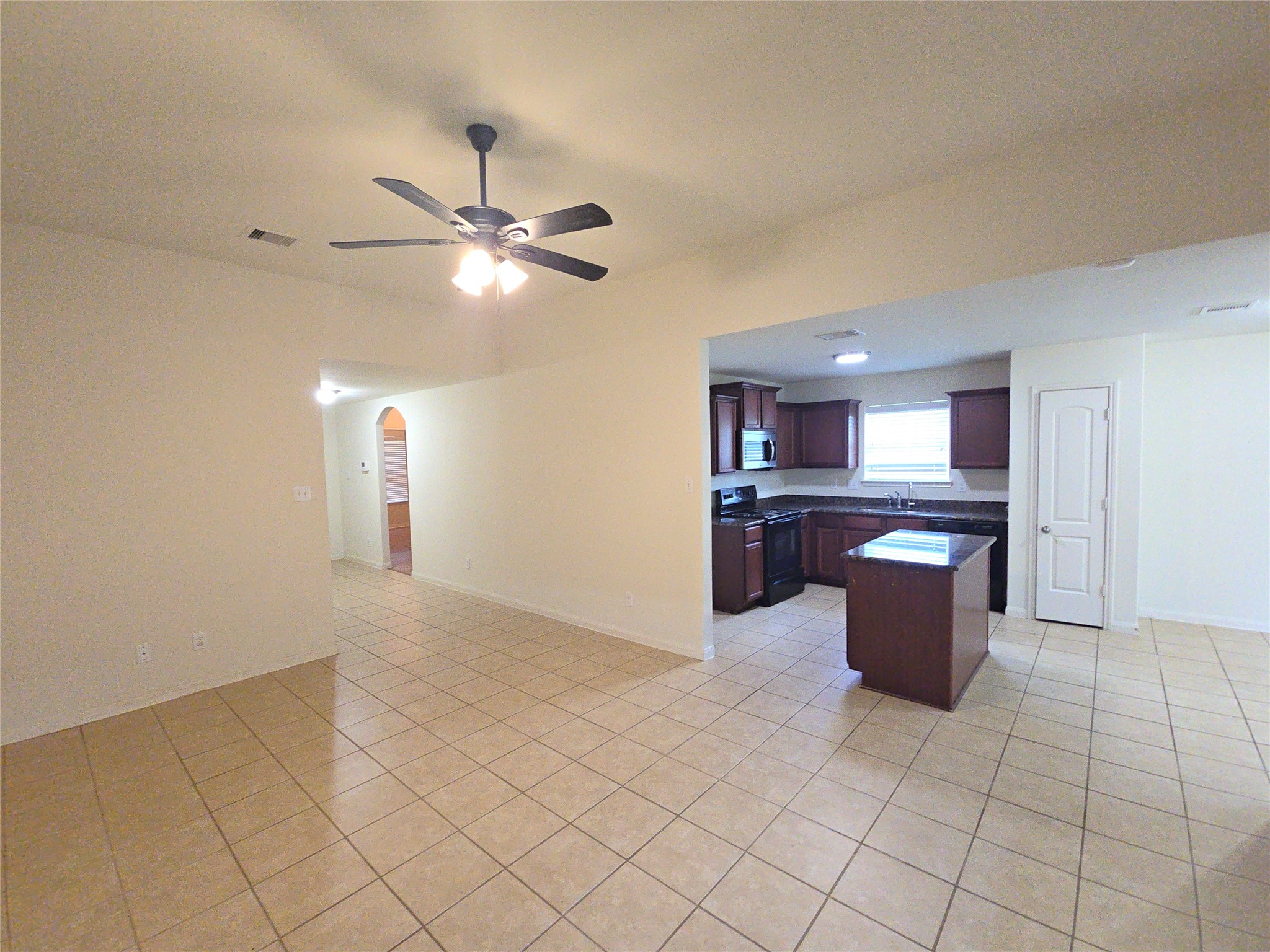 2303 Golden Brandy Lane Property Photo 2