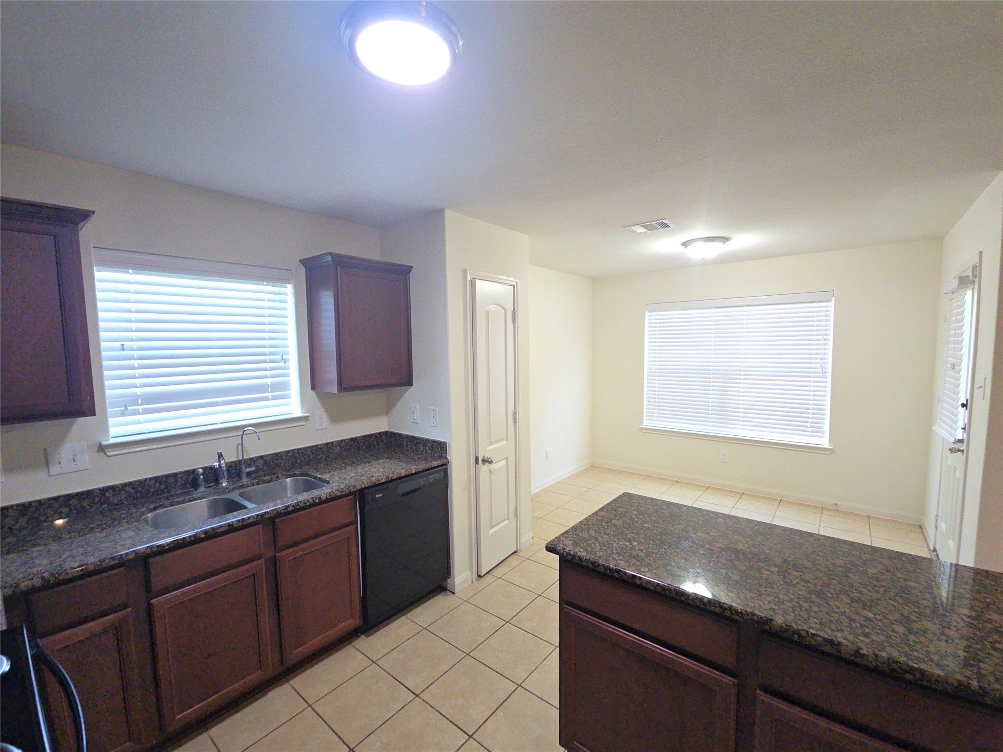 2303 Golden Brandy Lane Property Photo 7