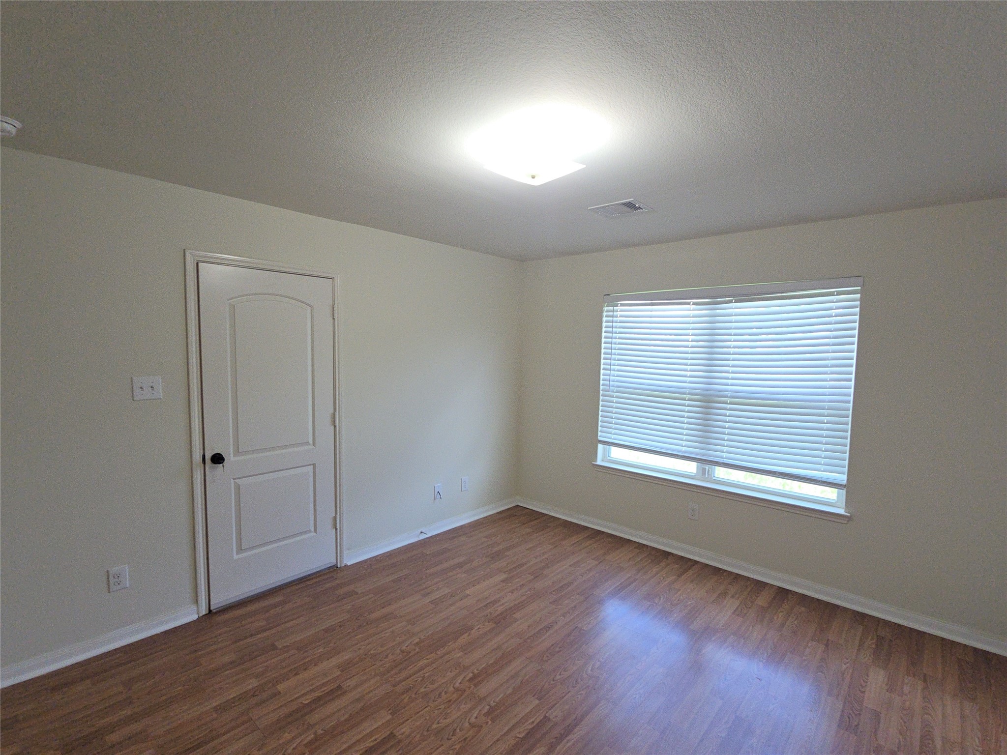 2303 Golden Brandy Lane Property Photo 8