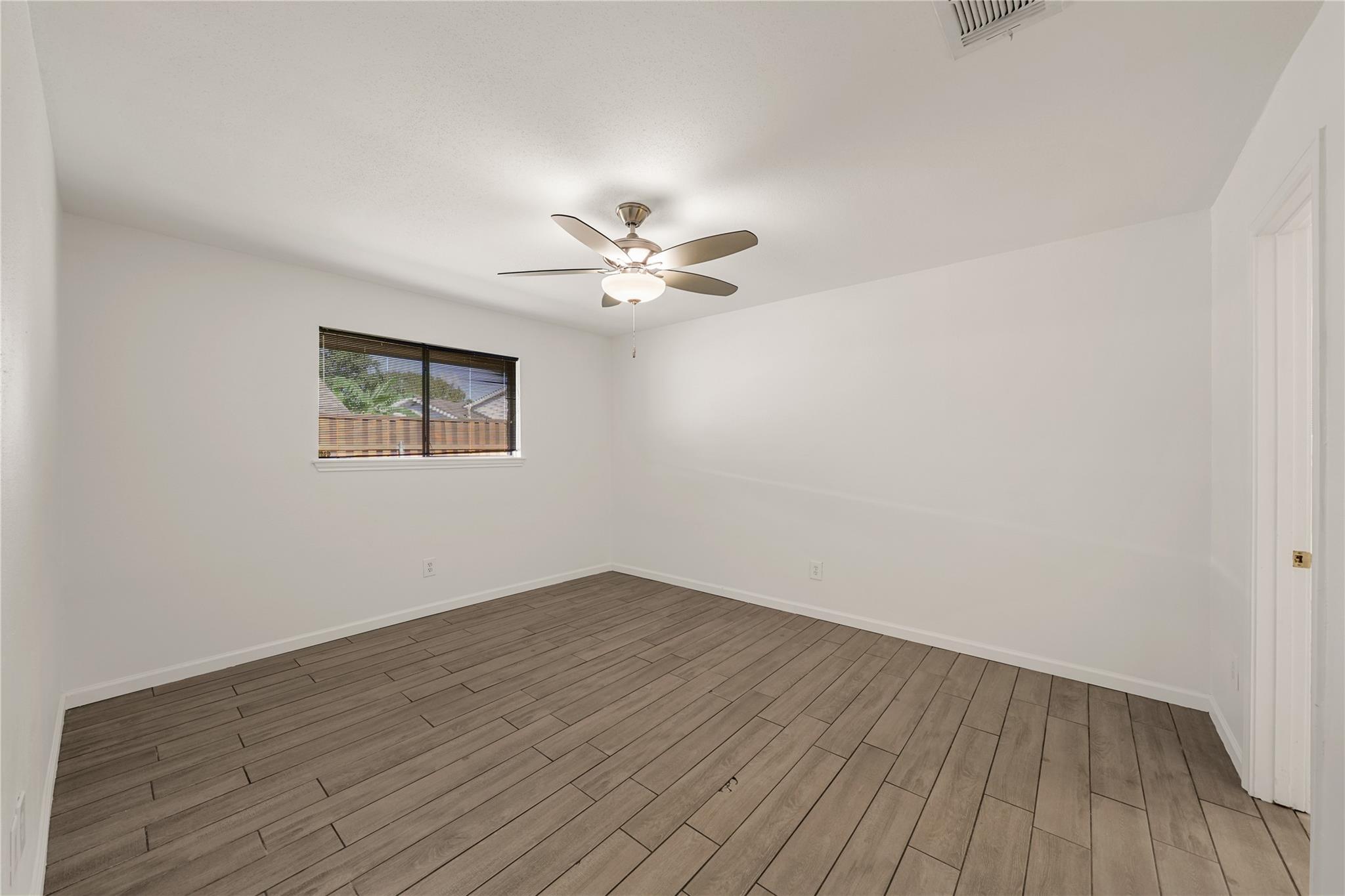 10423 Sageburrow Drive, Houston Tx 77089 Property Photo 11