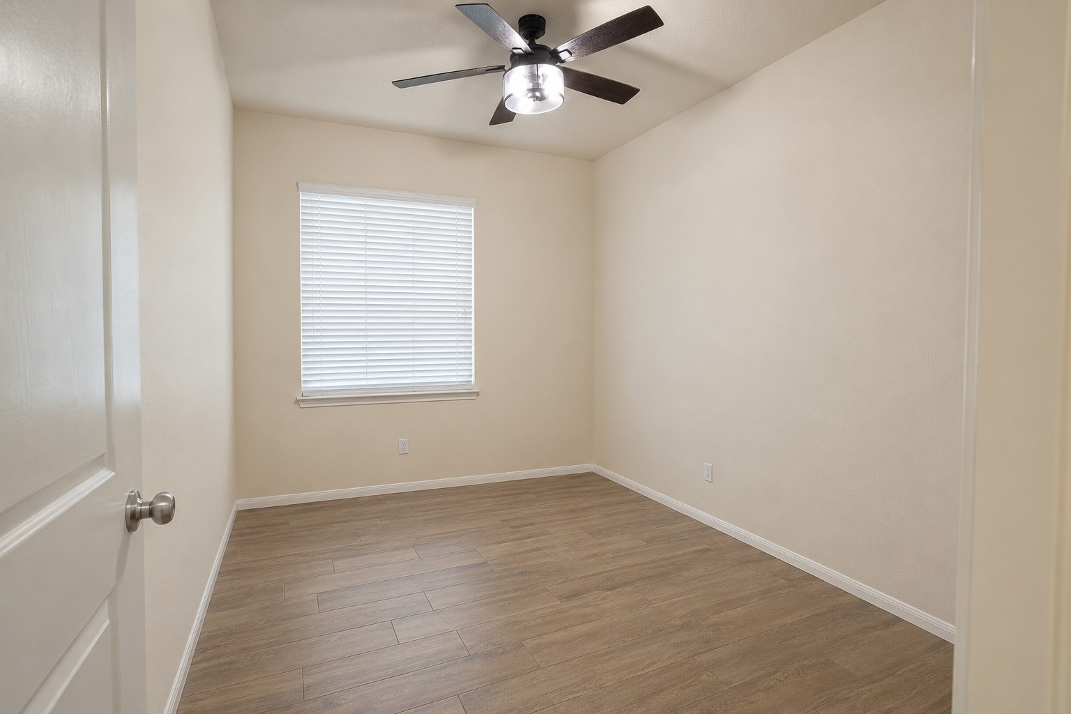 5707 Harmony Bay Circle Property Photo 2