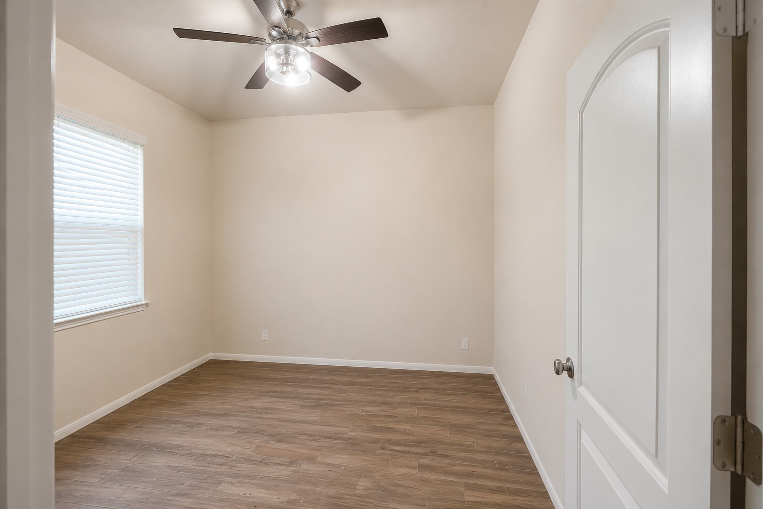 5707 Harmony Bay Circle Property Photo 7