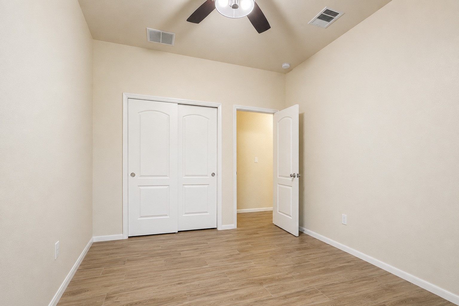 5707 Harmony Bay Circle Property Photo 9