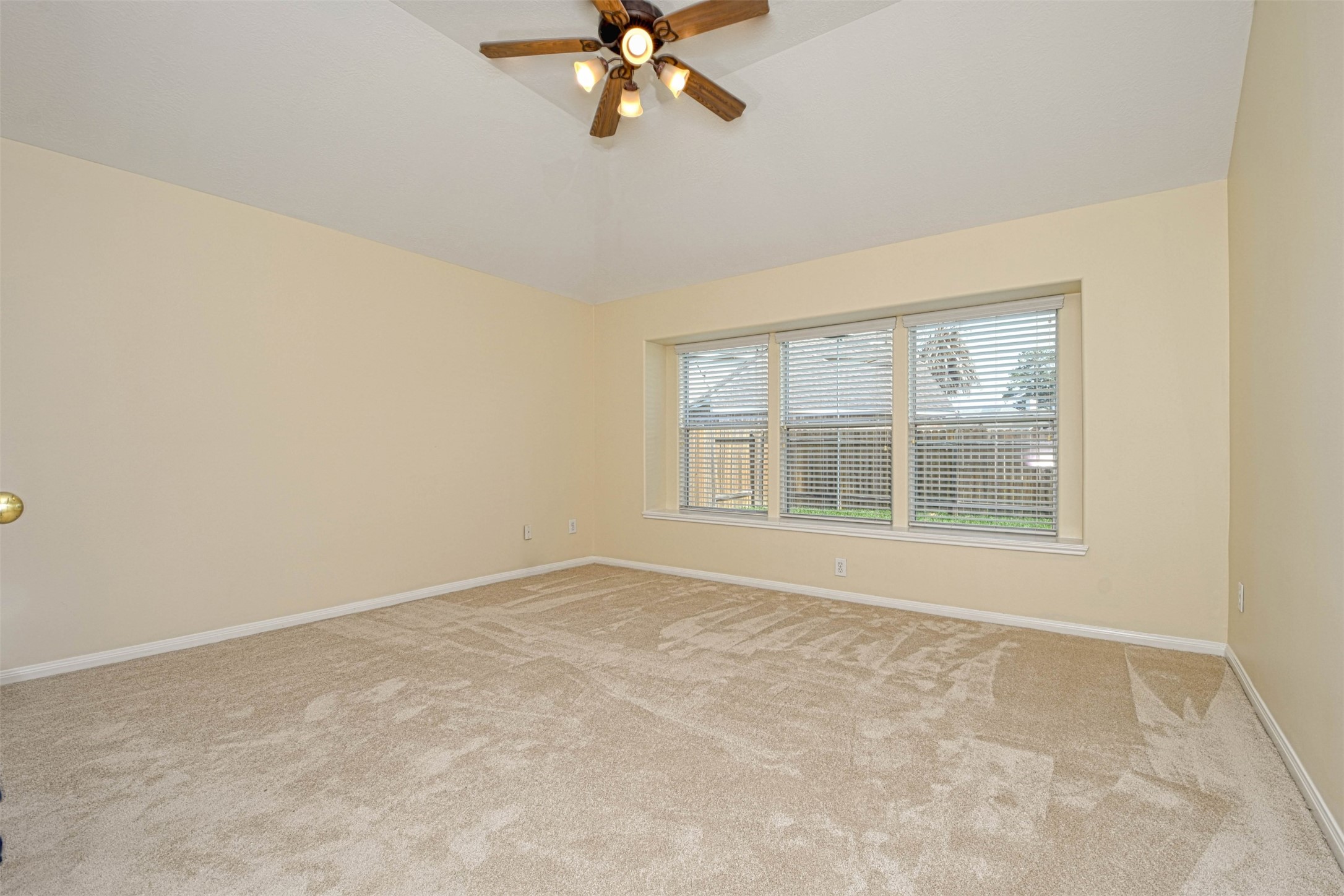 20834 Normandy Forest Property Photo 10