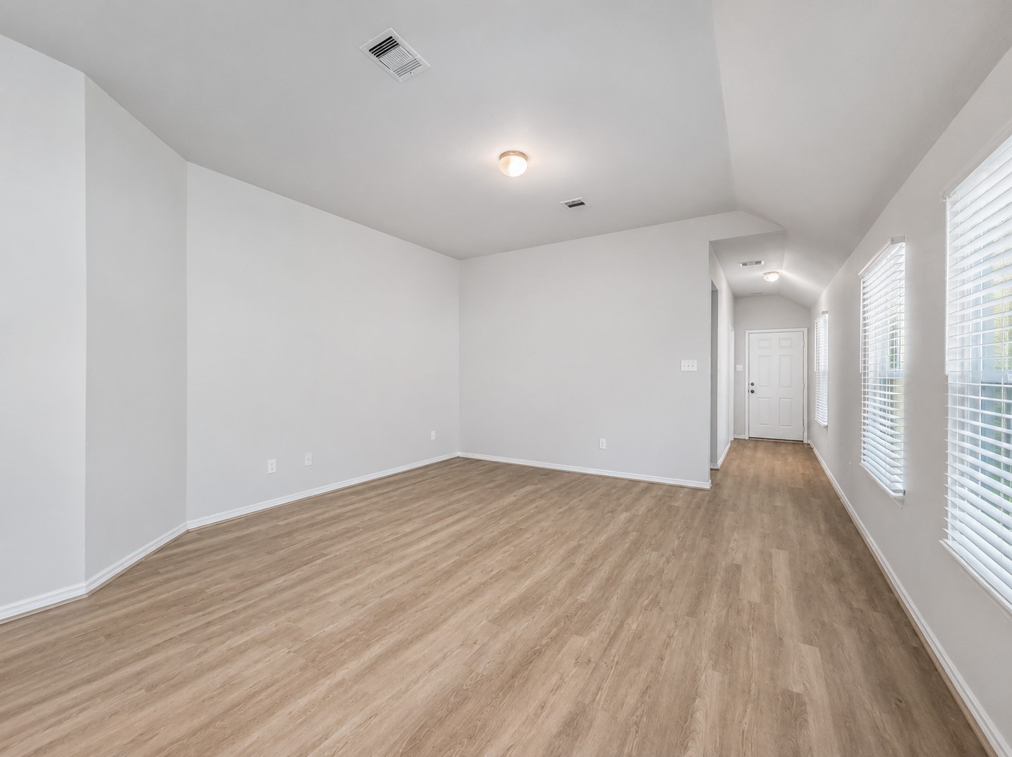 27106 Grey Fox Run Property Photo 6