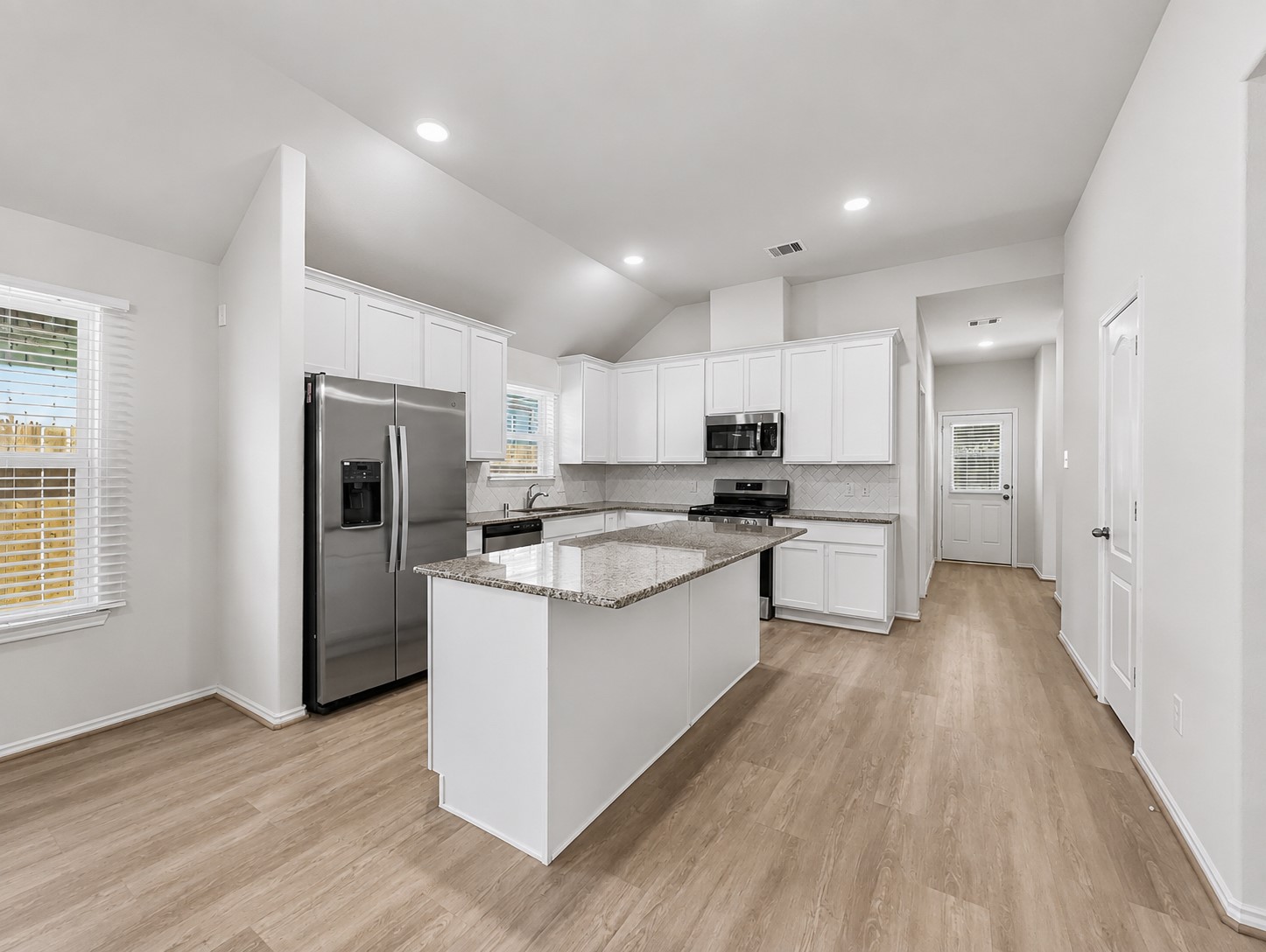 27106 Grey Fox Run Property Photo 9