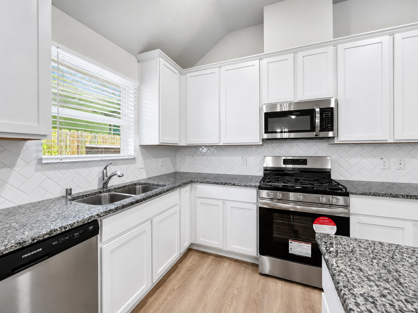 27106 Grey Fox Run Property Photo 12