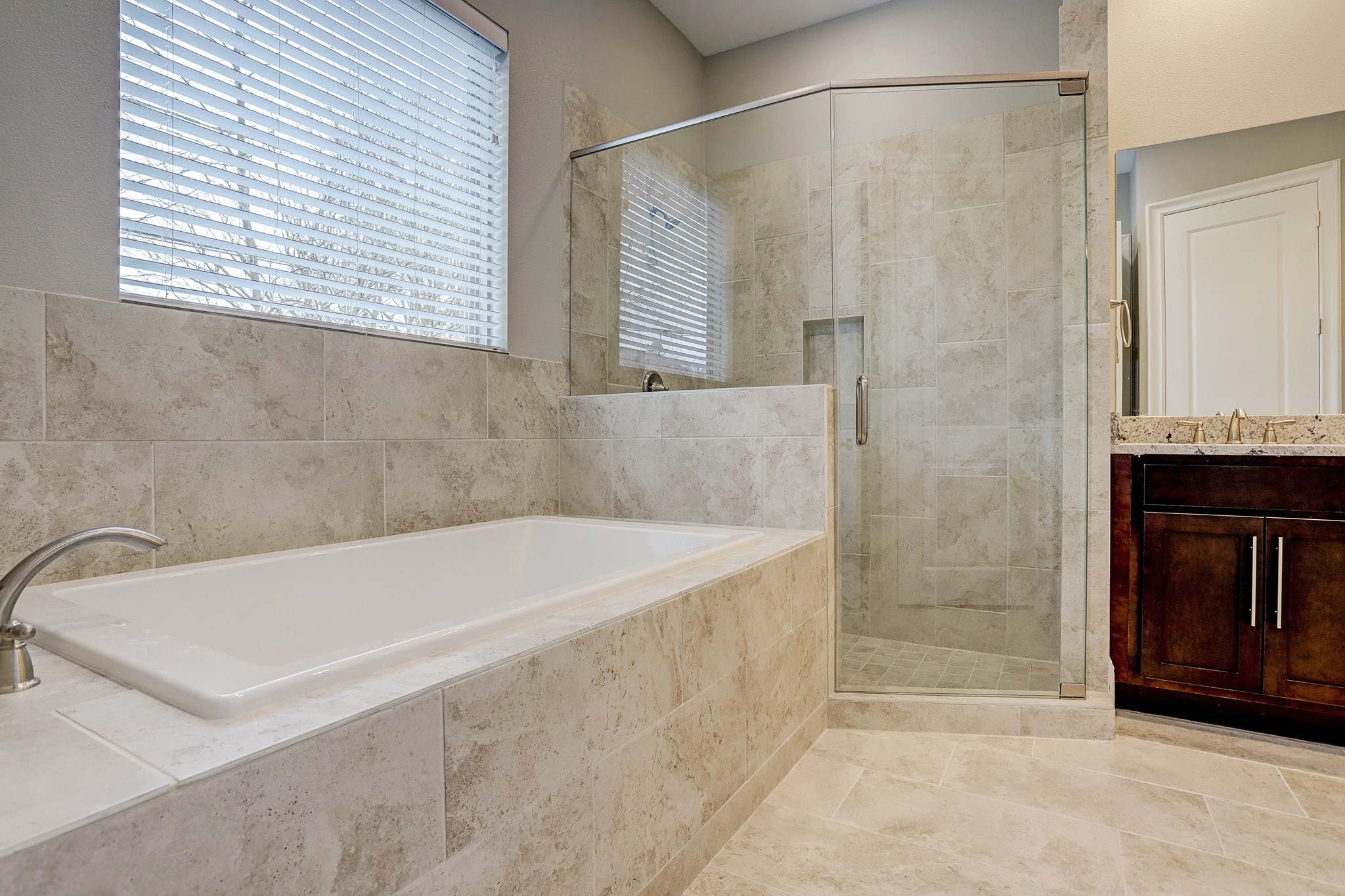 4851 Benning Dr Property Photo 15