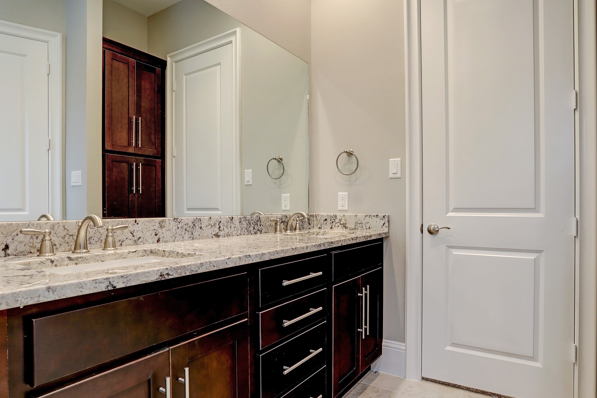 4851 Benning Dr Property Photo 16
