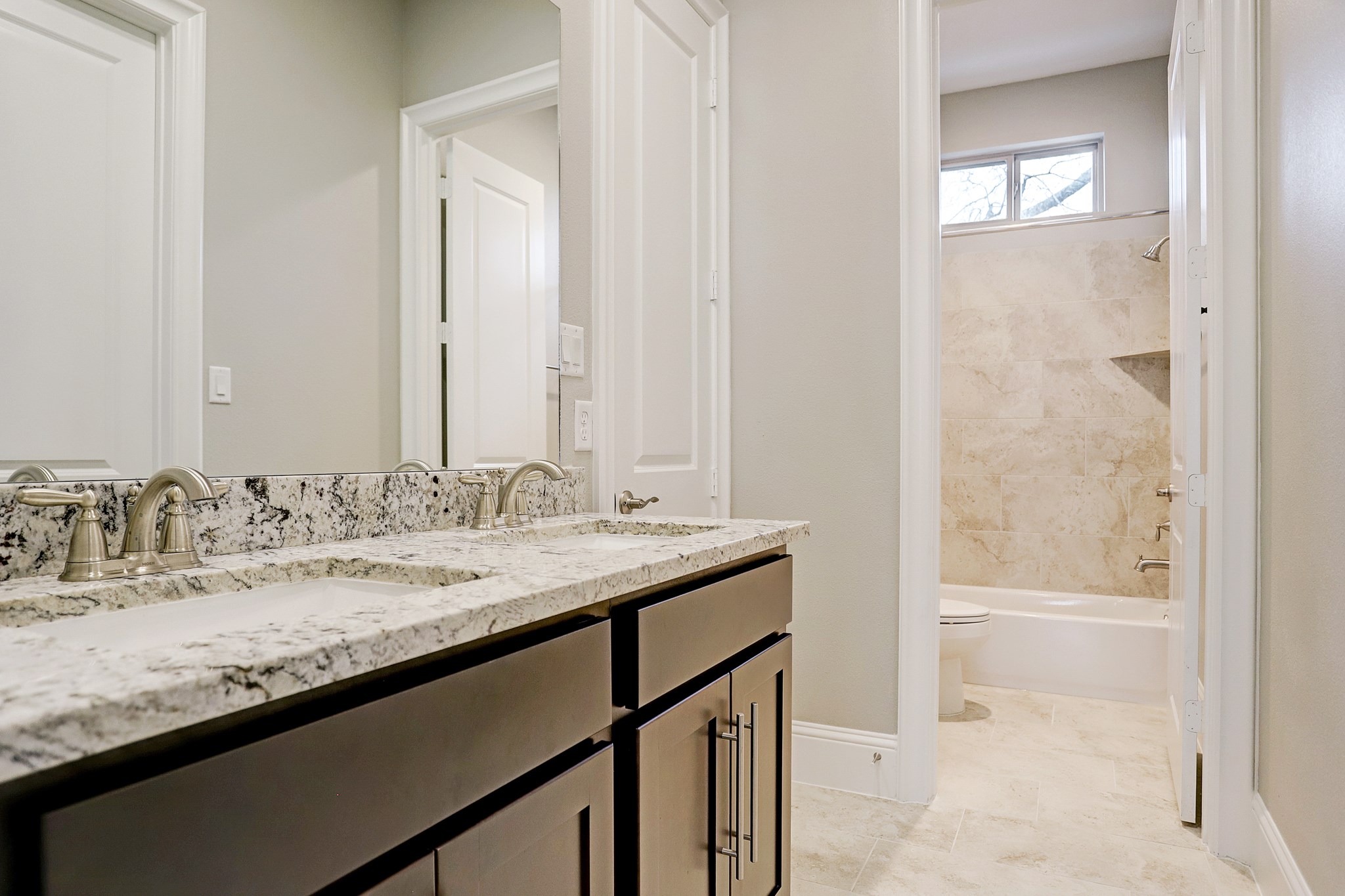 4851 Benning Dr Property Photo 25