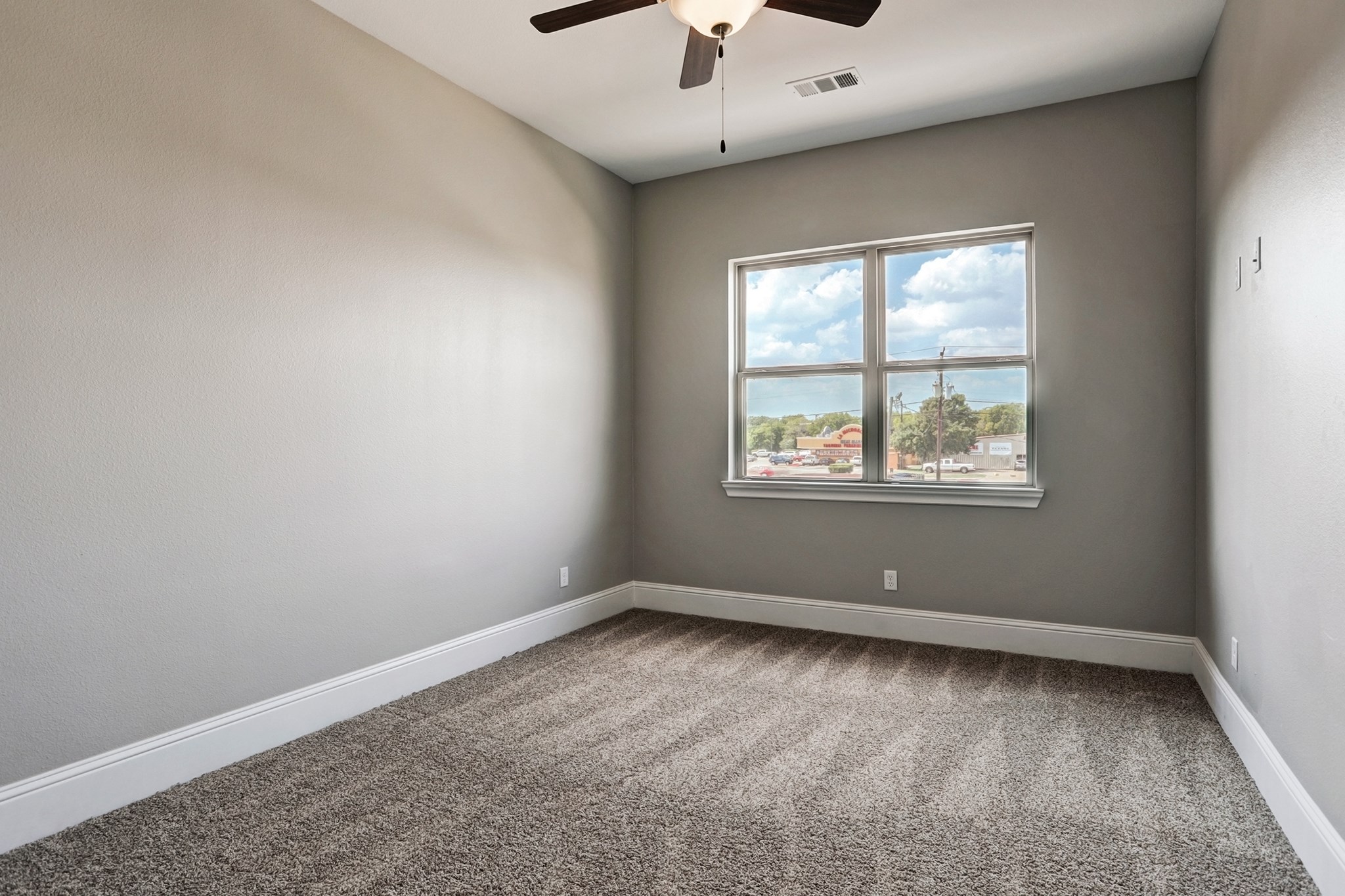 4851 Benning Dr Property Photo 28