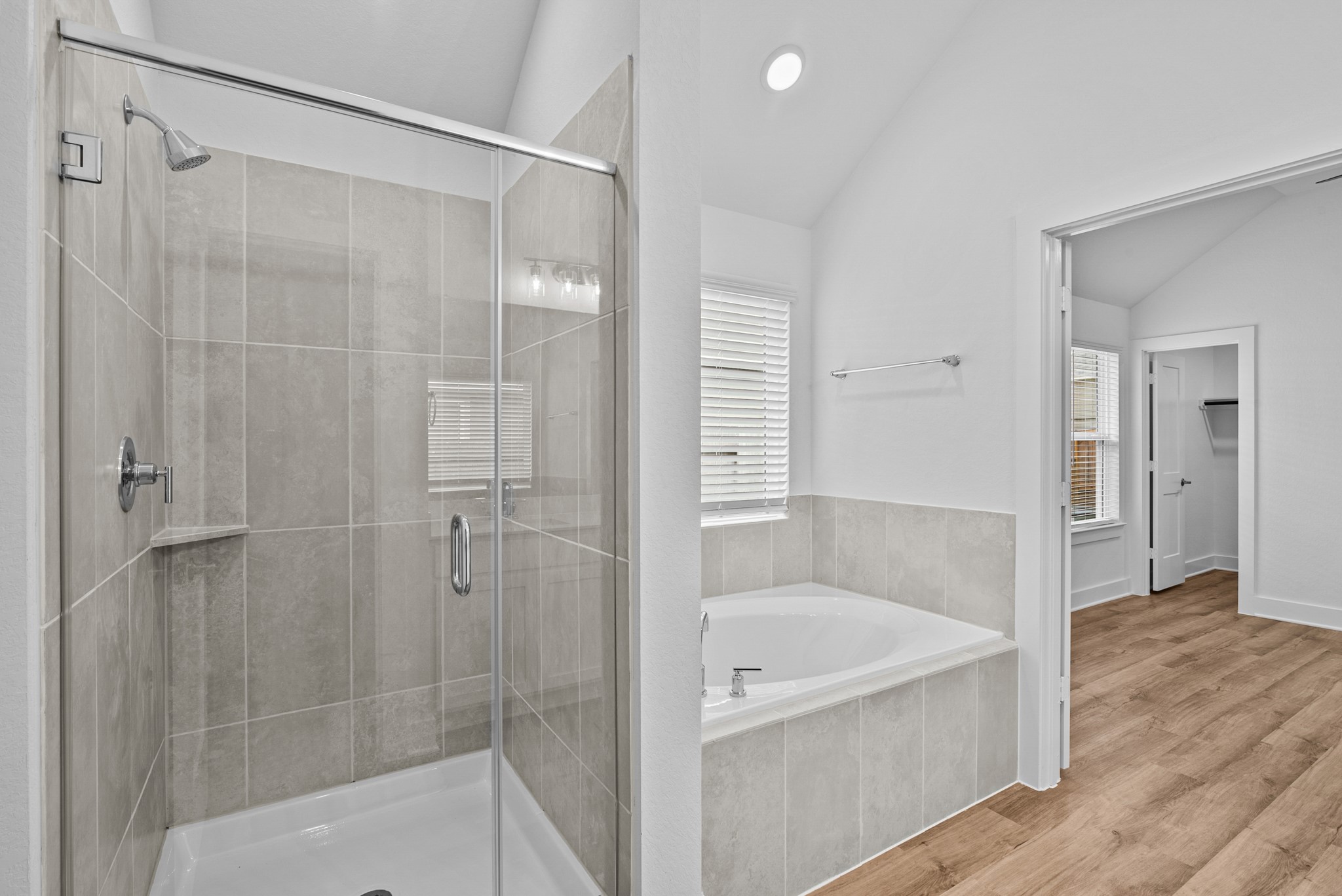22334 Mountain Pine Drive Property Photo 3
