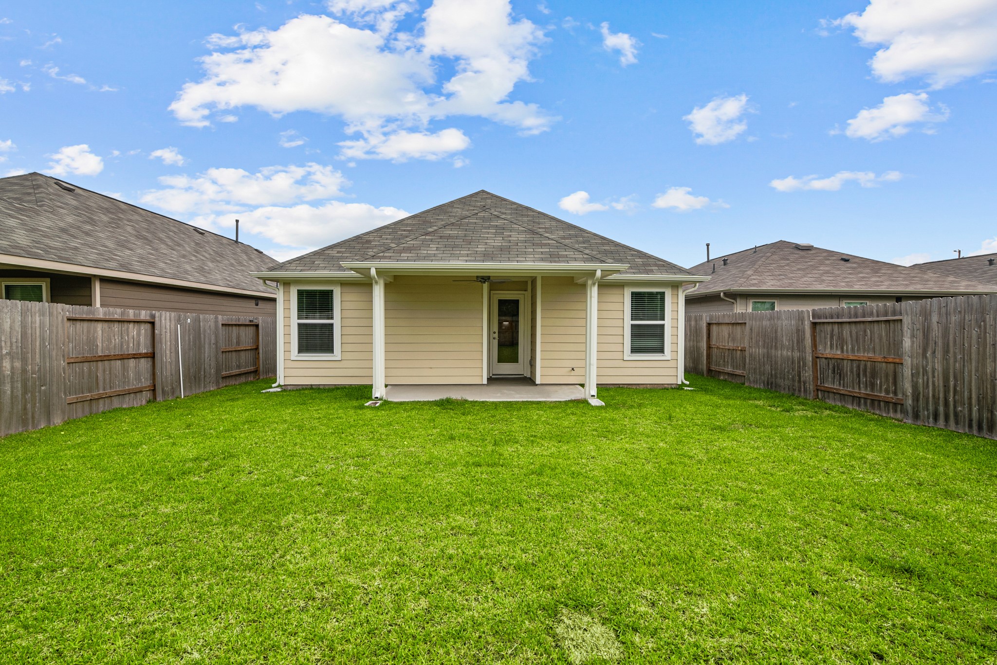 22334 Mountain Pine Drive Property Photo 4