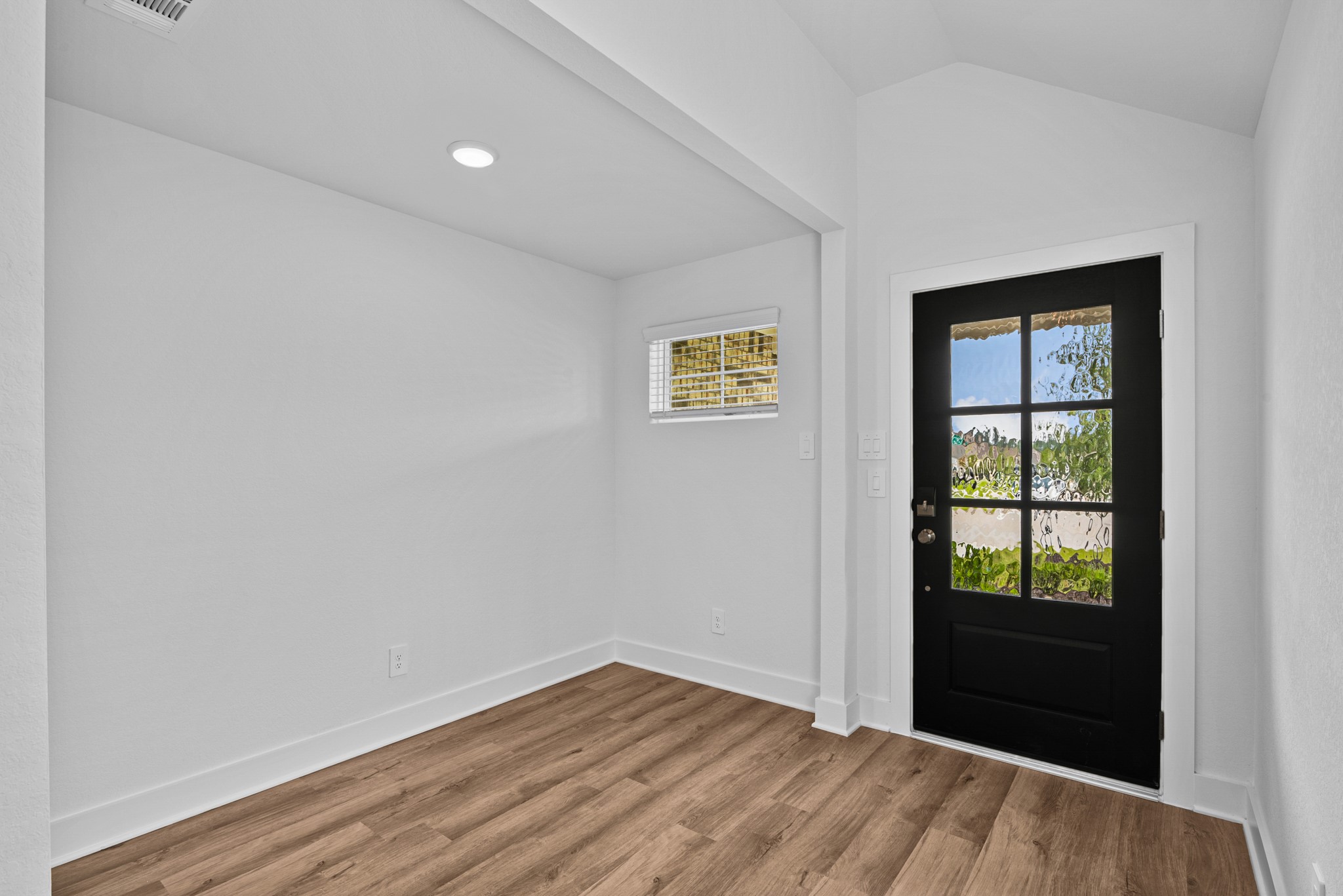 22334 Mountain Pine Drive Property Photo 8