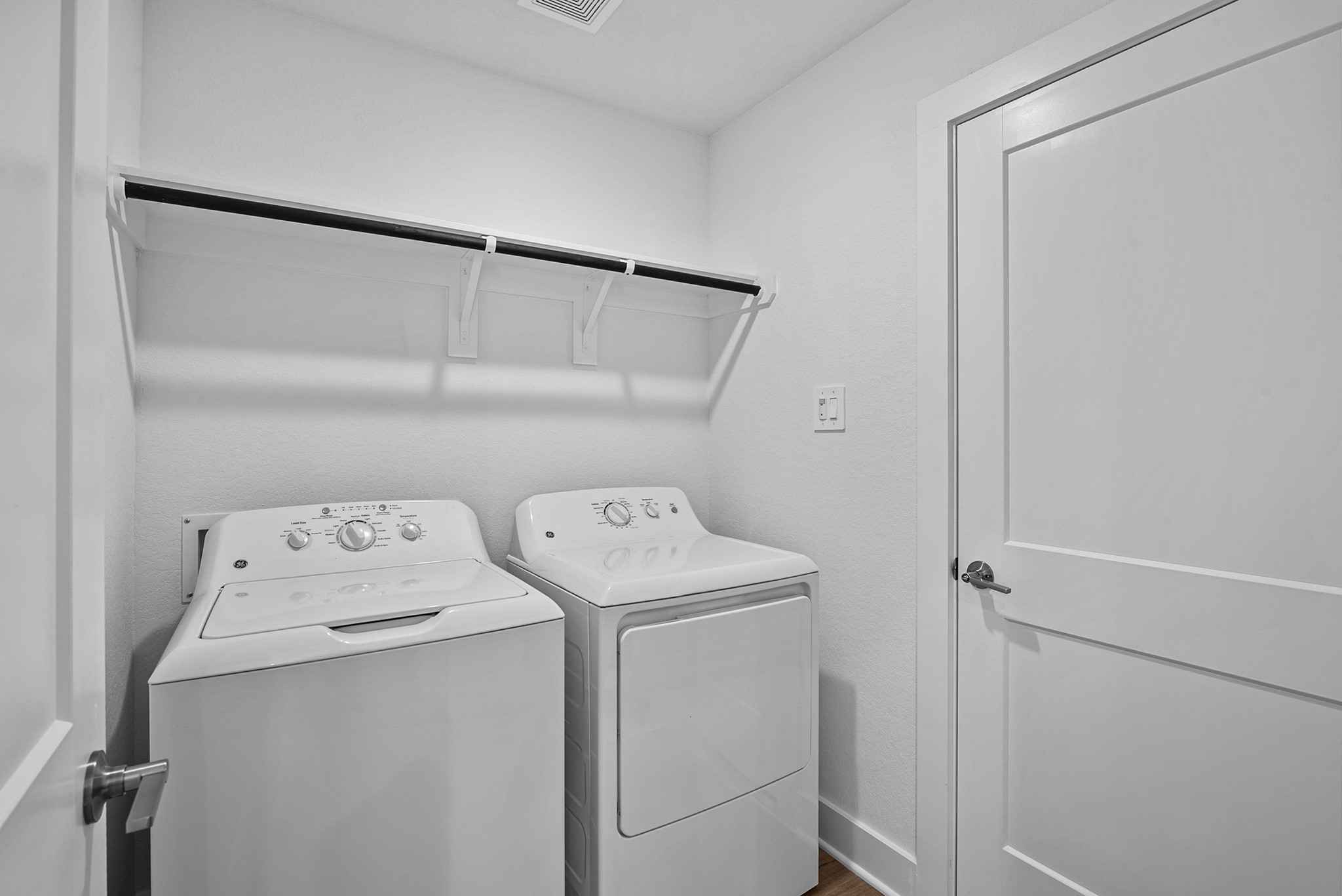 22334 Mountain Pine Drive Property Photo 13