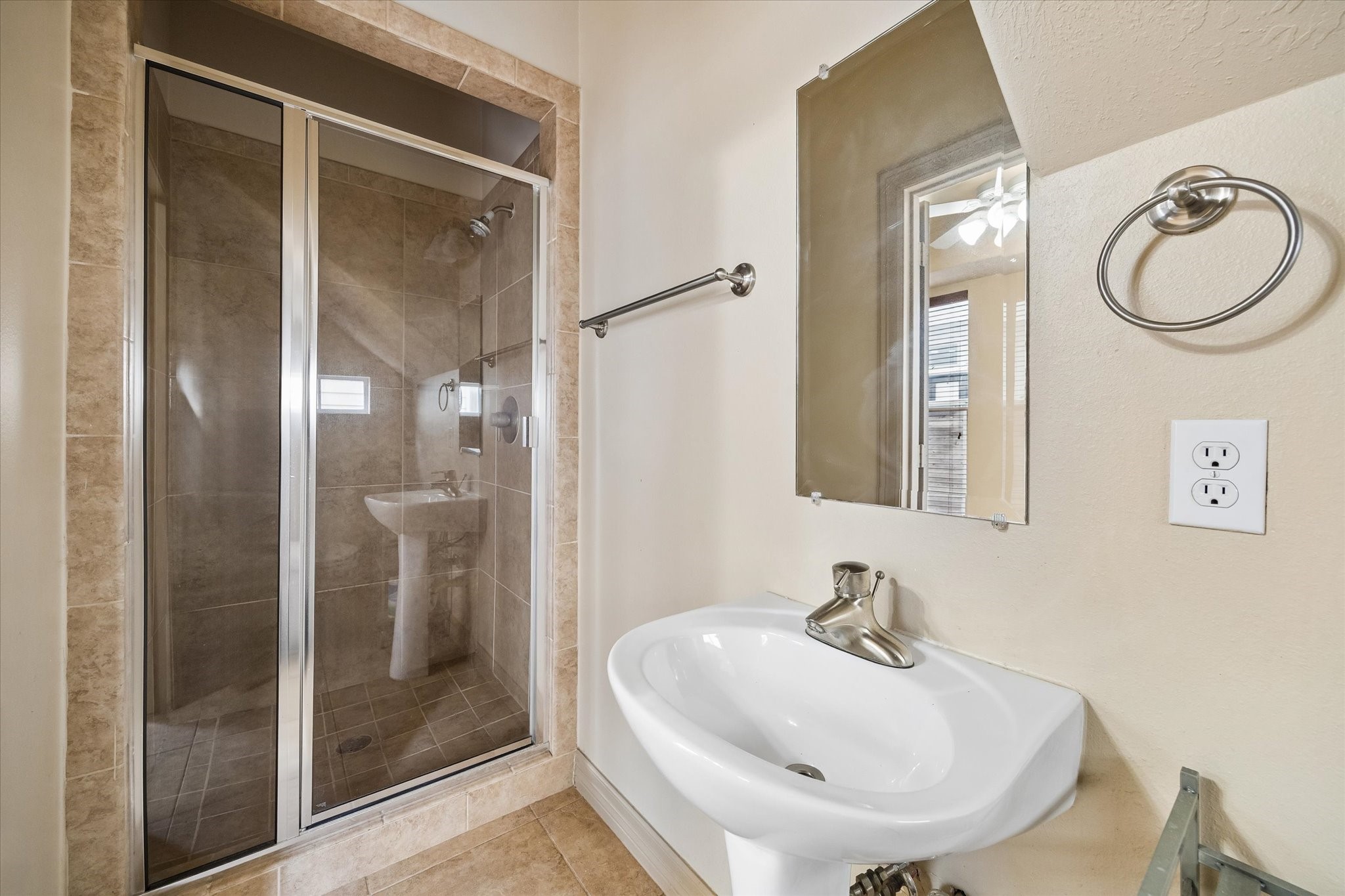 5715 Kiam Street Property Photo 5