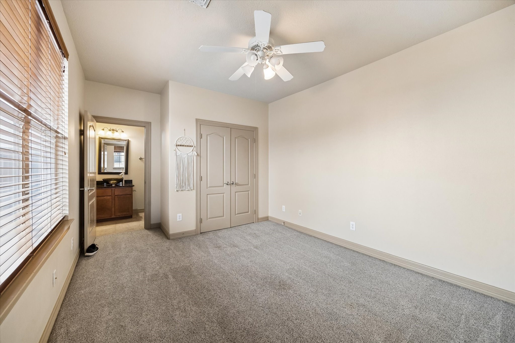5715 Kiam Street Property Photo 15