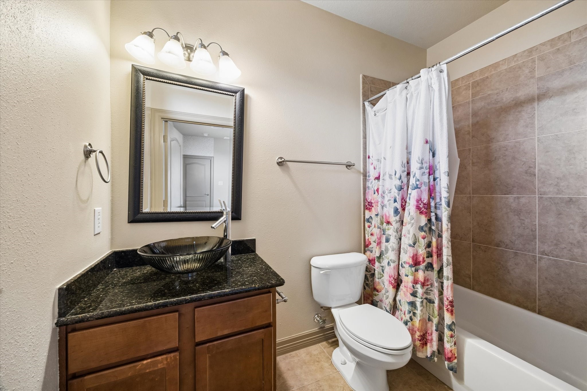 5715 Kiam Street Property Photo 16