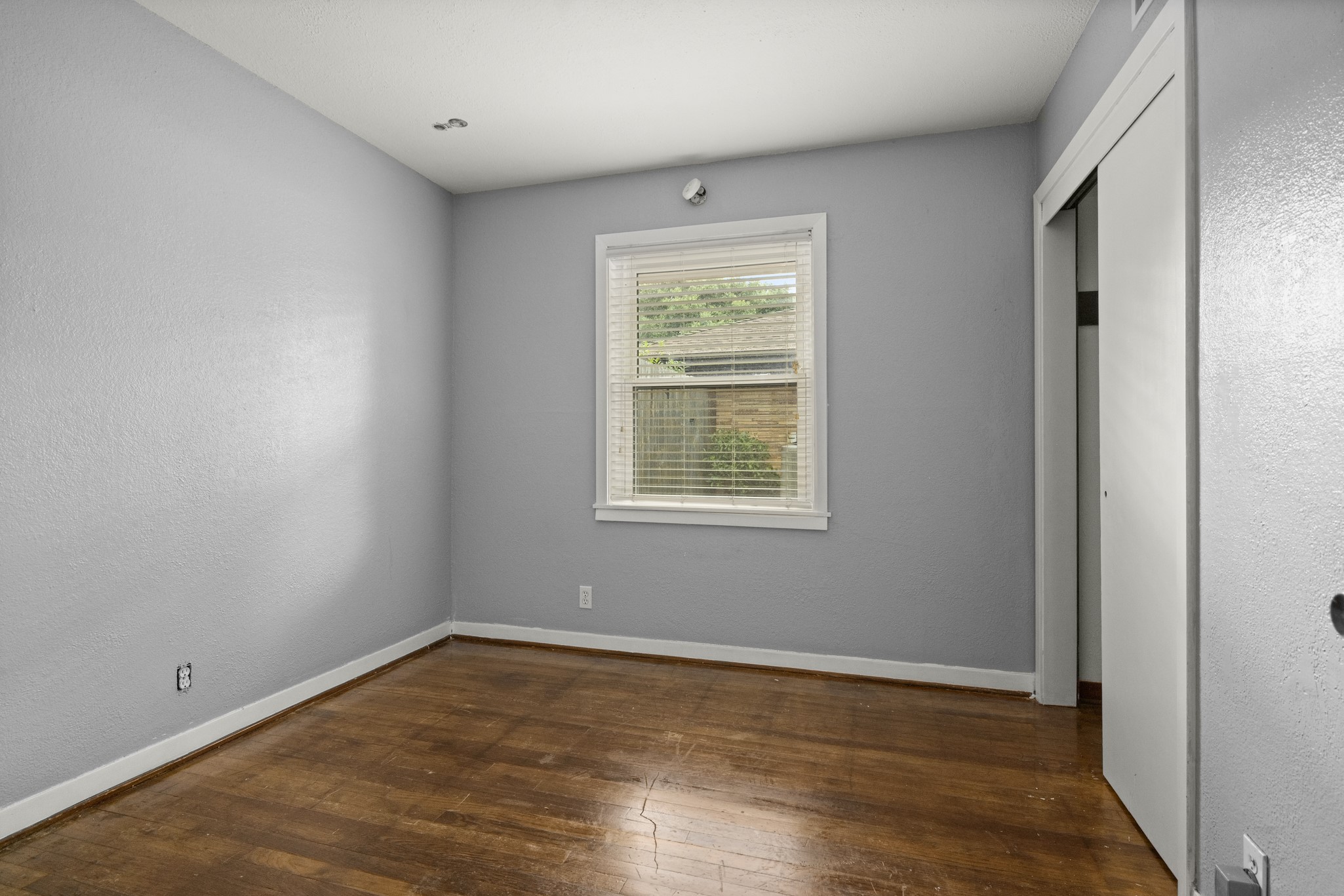 5106 W 43rd Property Photo 16