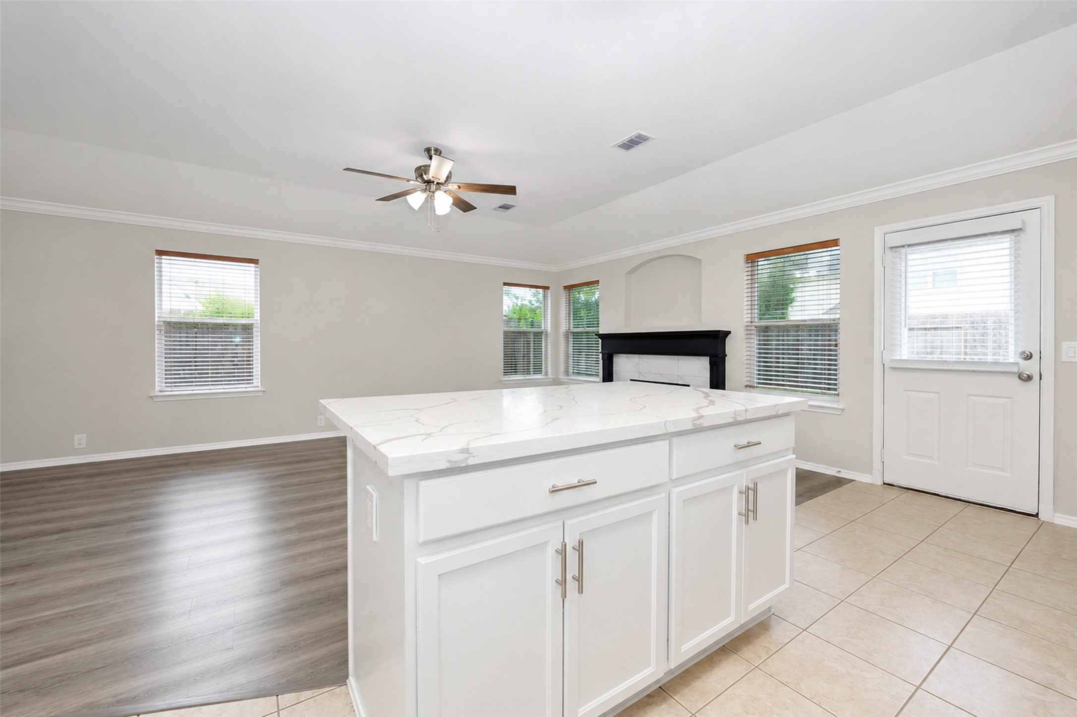 4815 Cliffpoint Court Property Photo 8