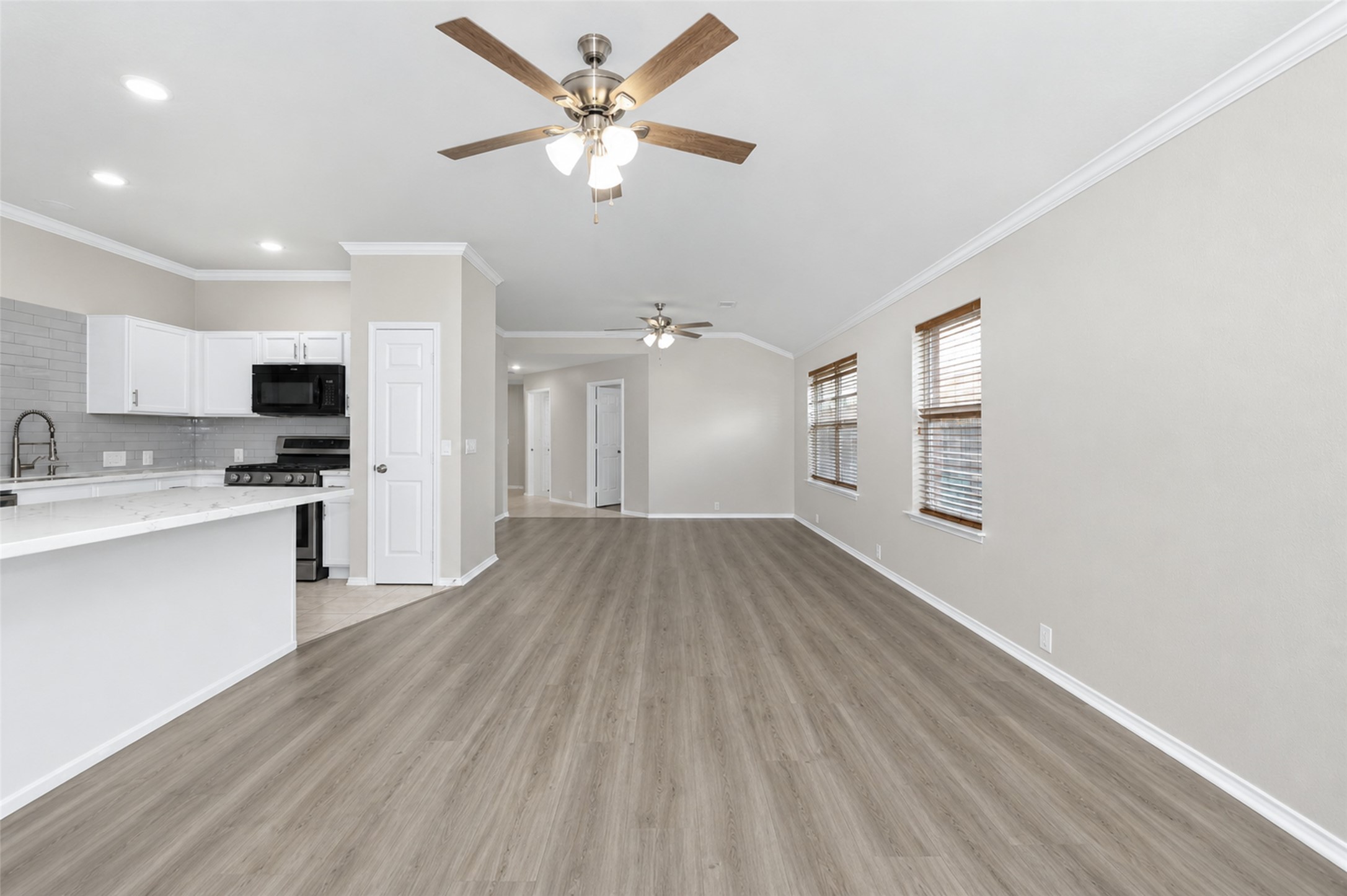 4815 Cliffpoint Court Property Photo 10