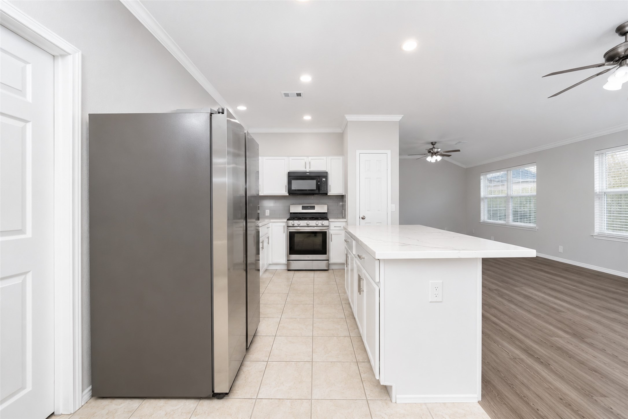 4815 Cliffpoint Court Property Photo 11