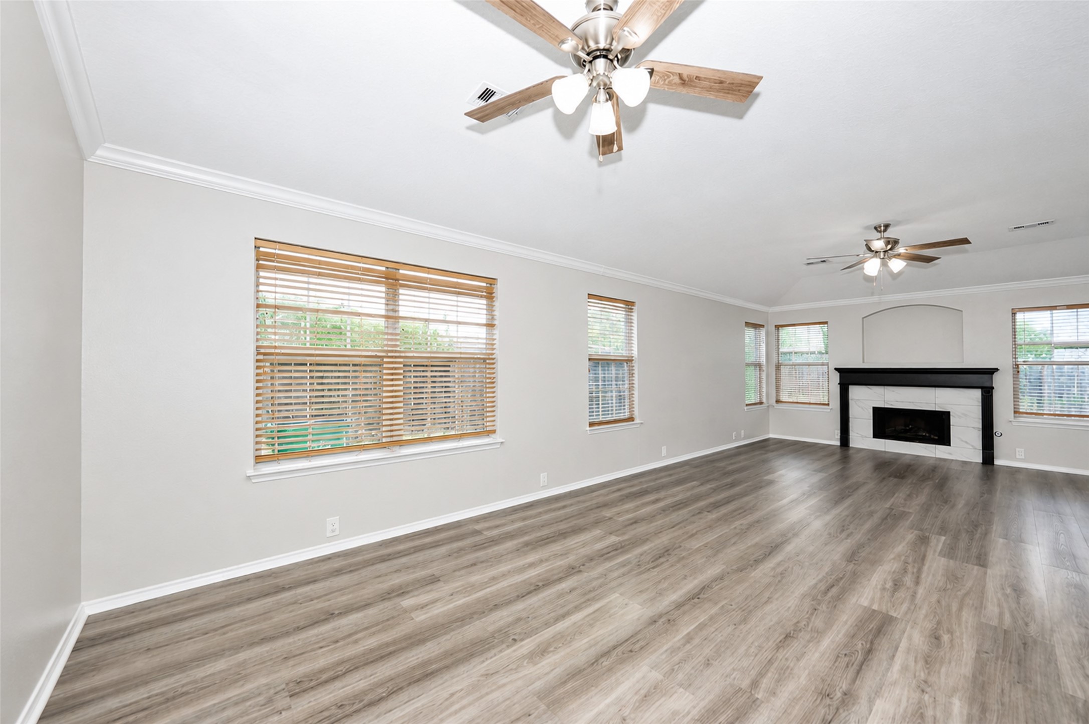 4815 Cliffpoint Court Property Photo 13