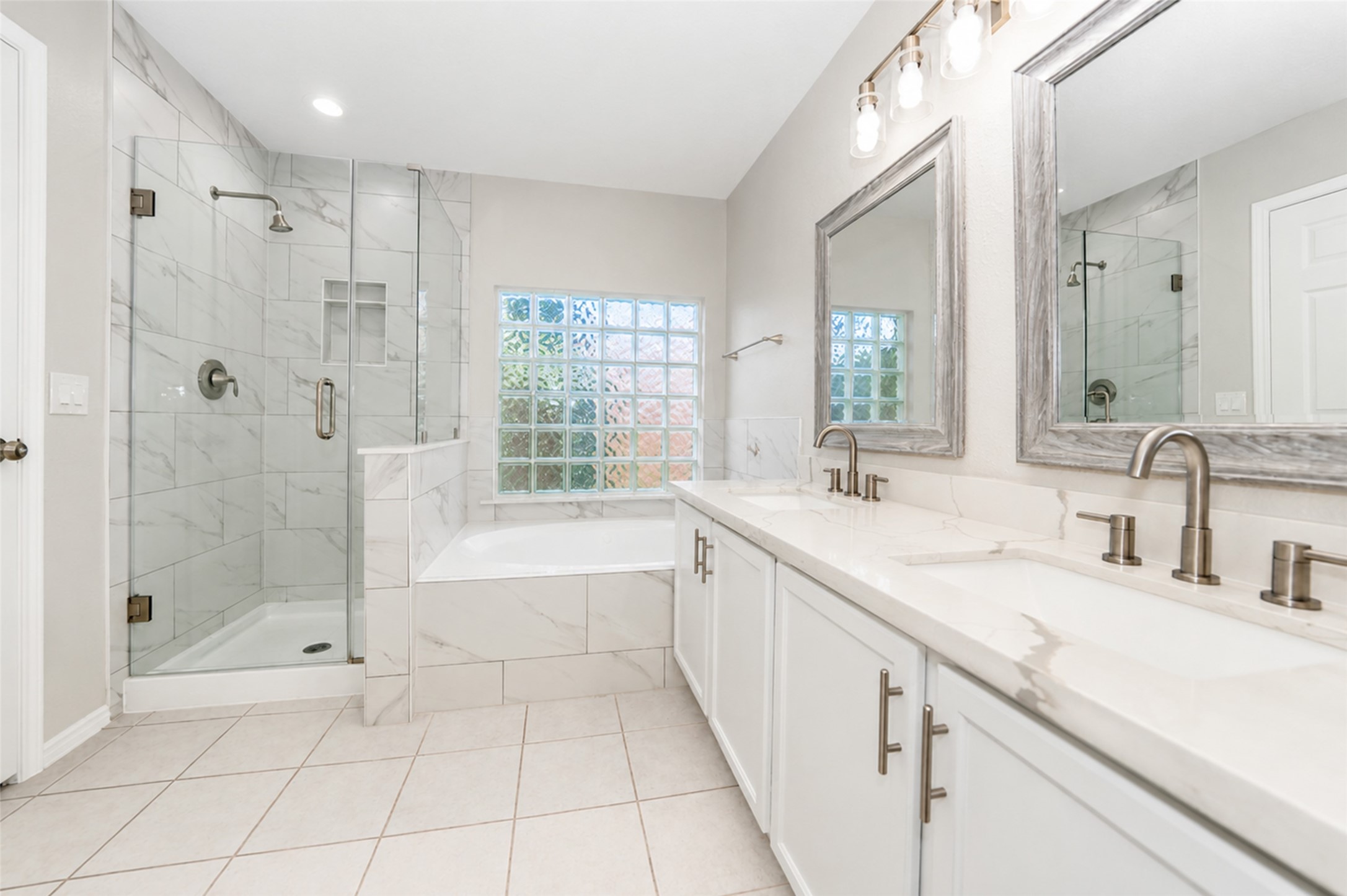 4815 Cliffpoint Court Property Photo 17