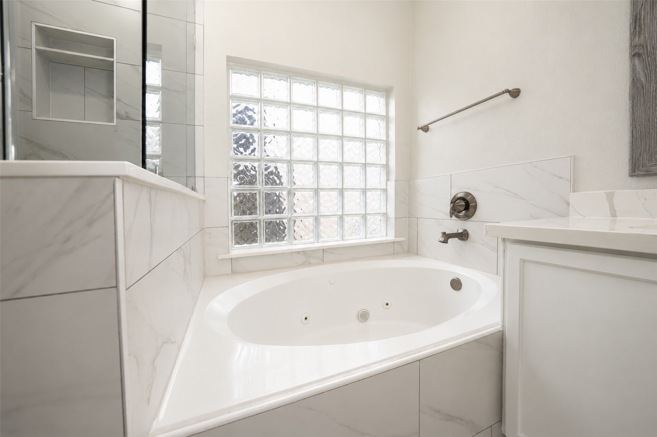 4815 Cliffpoint Court Property Photo 19