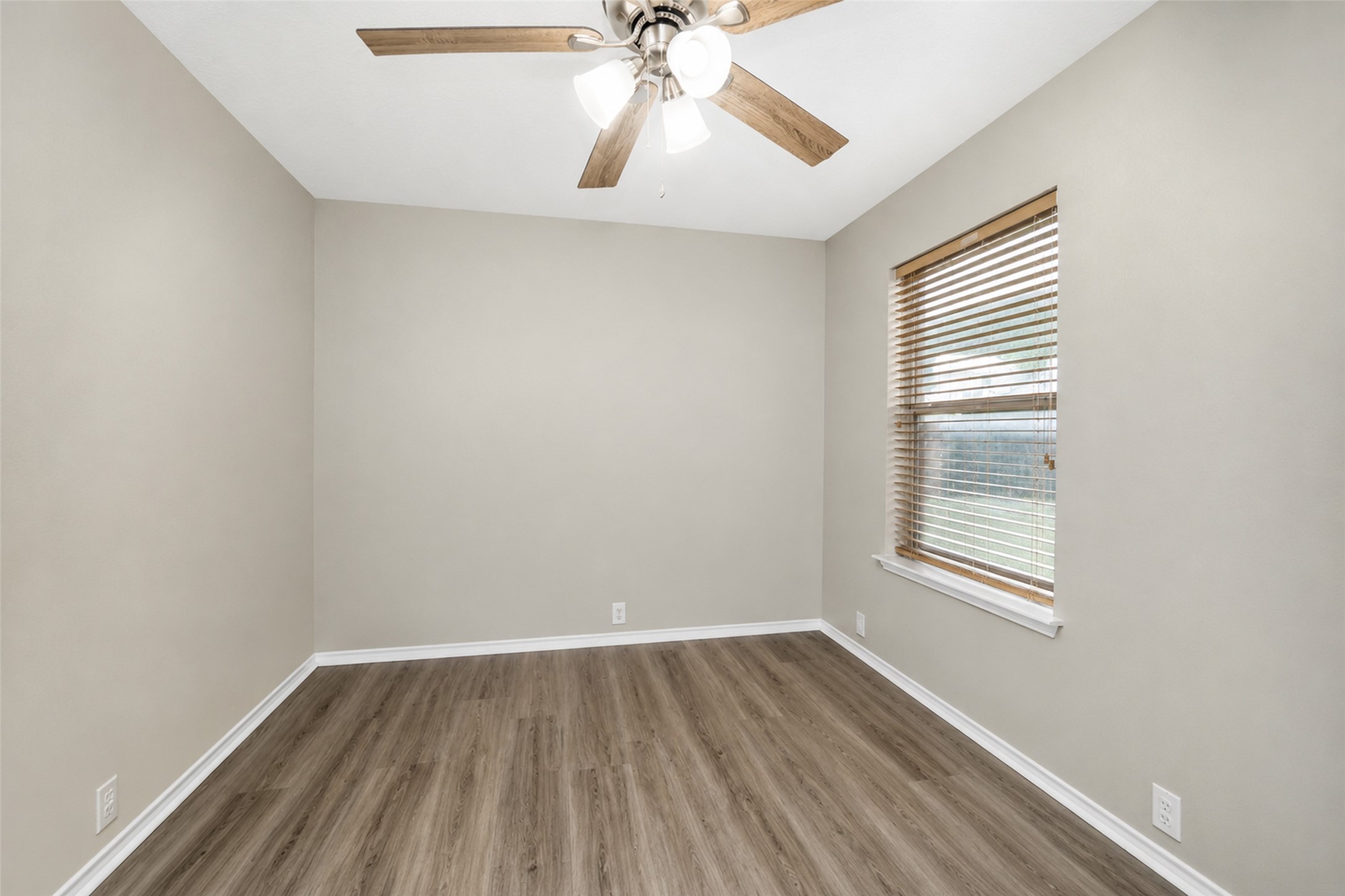 4815 Cliffpoint Court Property Photo 23
