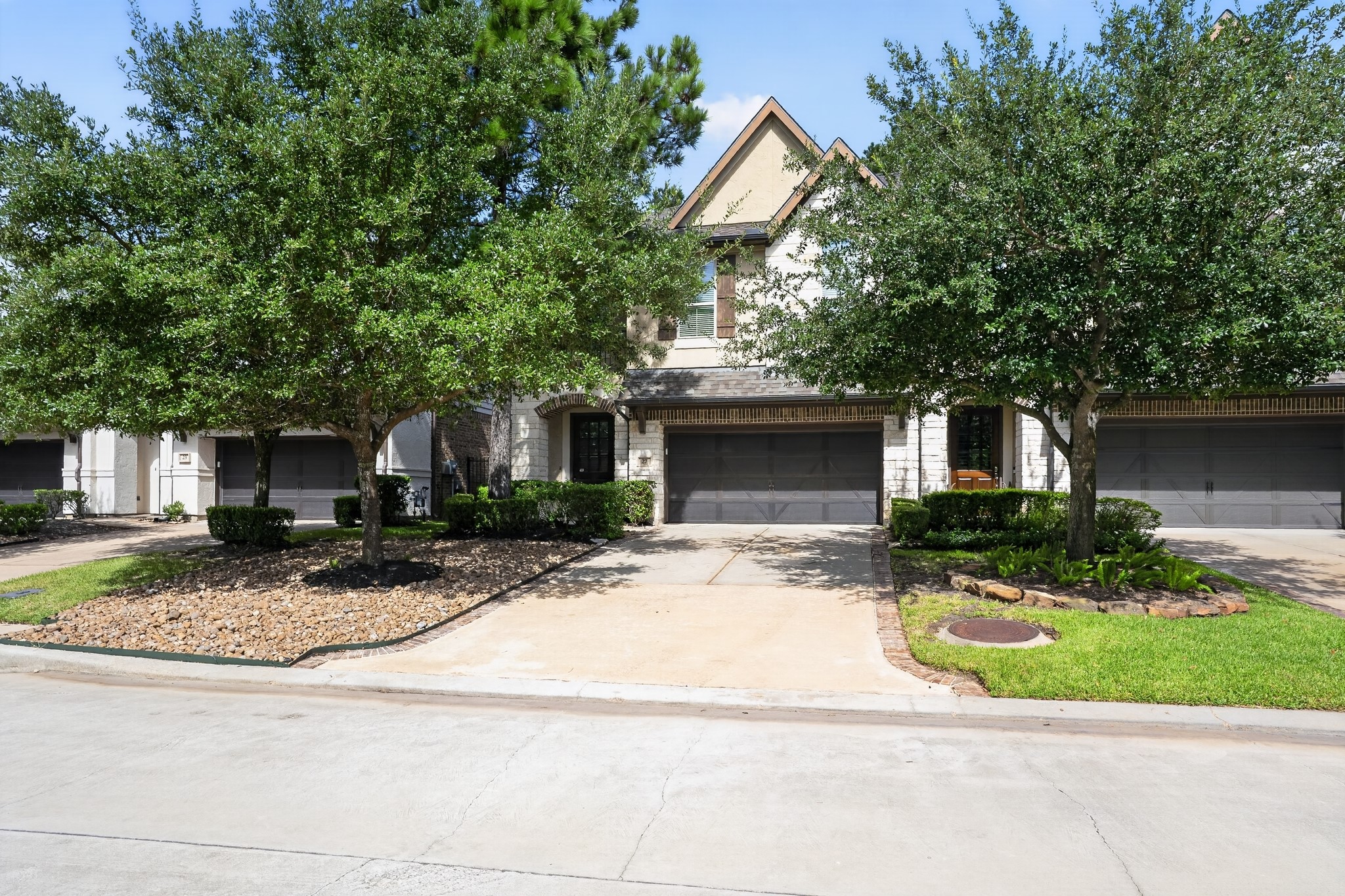 27 Daffodil Meadow Place Property Photo 1