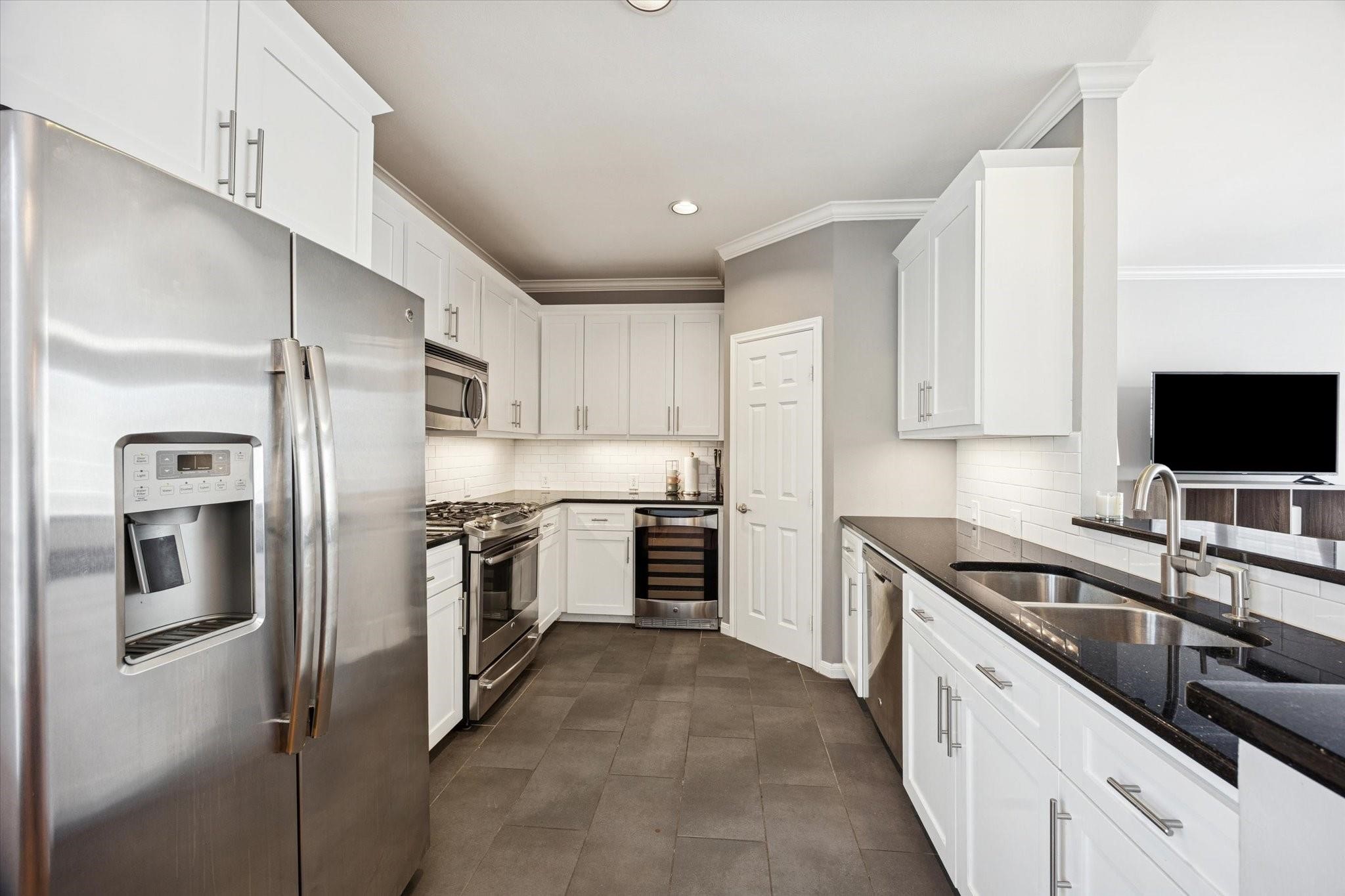 4113 Blossom Street A Property Photo 6