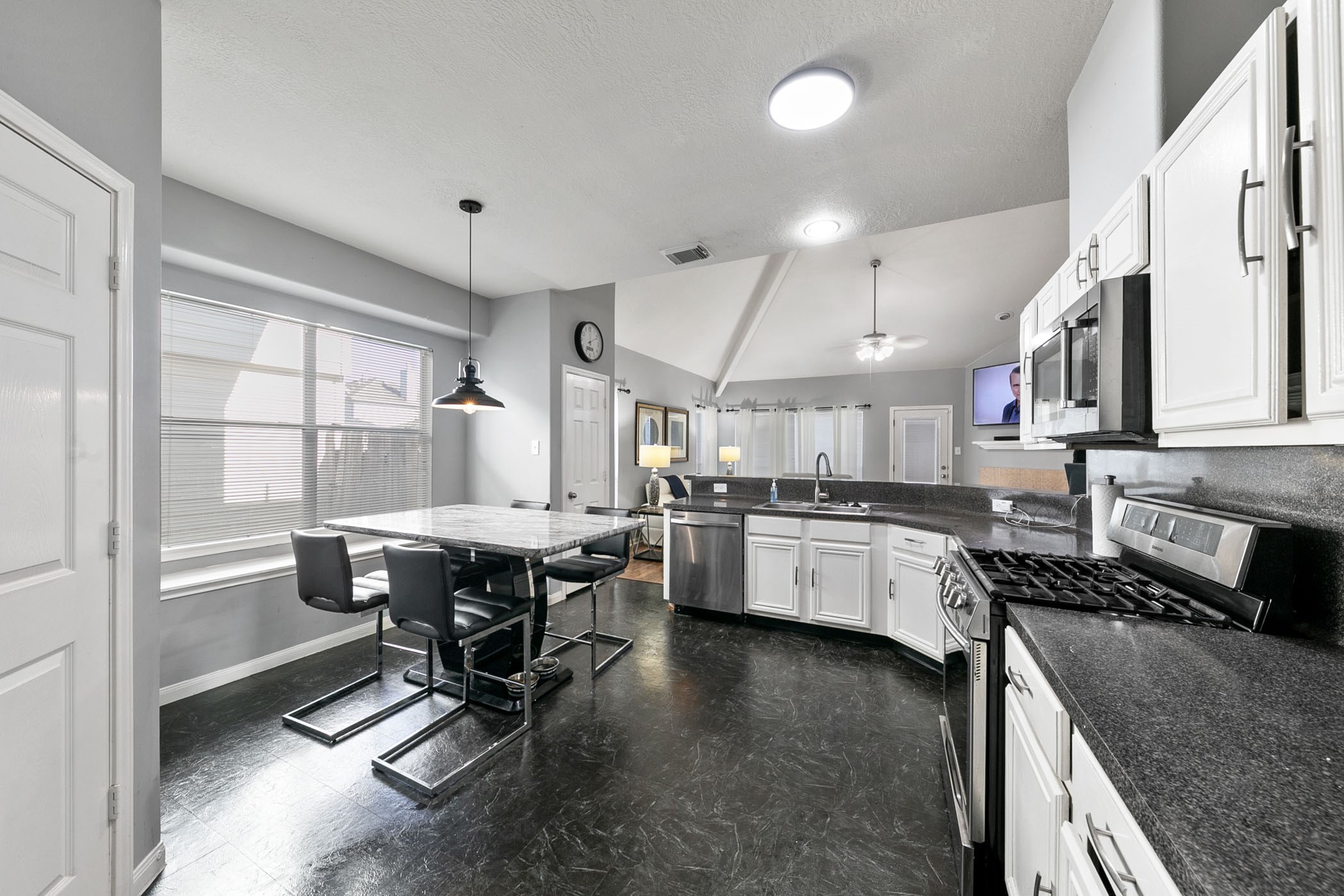3115 Holly Ranch Drive Property Photo 11