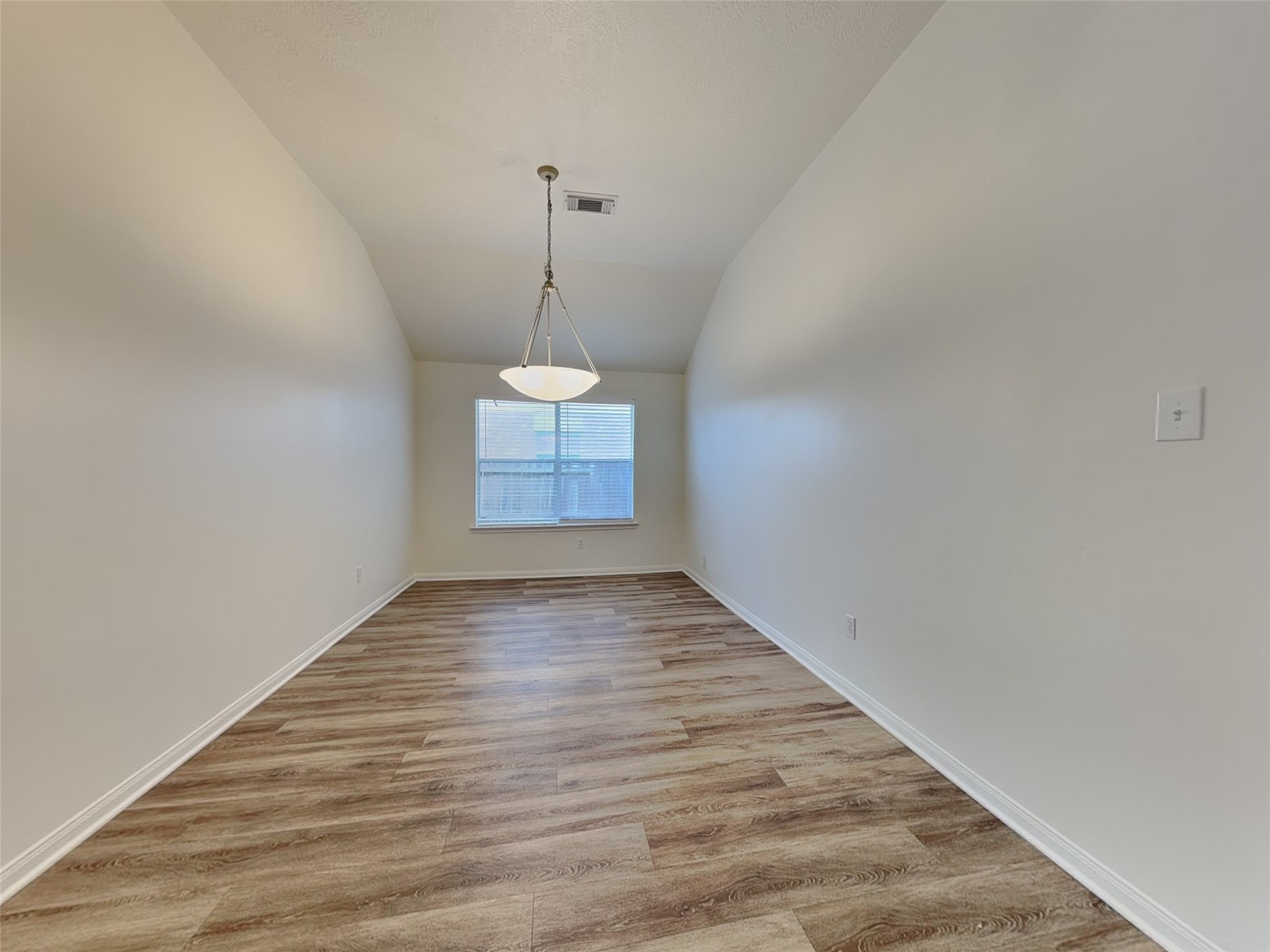 2518 Halstead Drive Property Photo 5