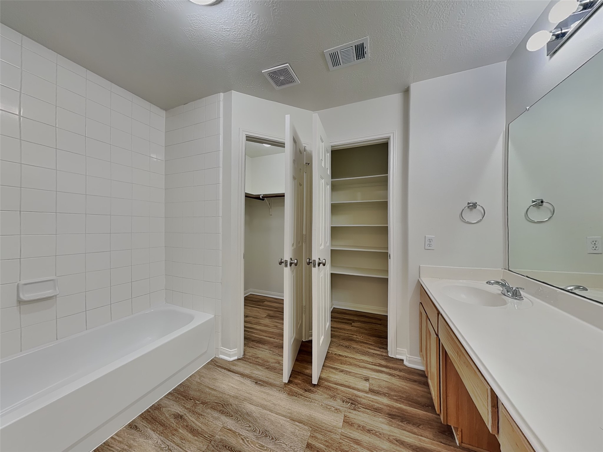 2518 Halstead Drive Property Photo 12