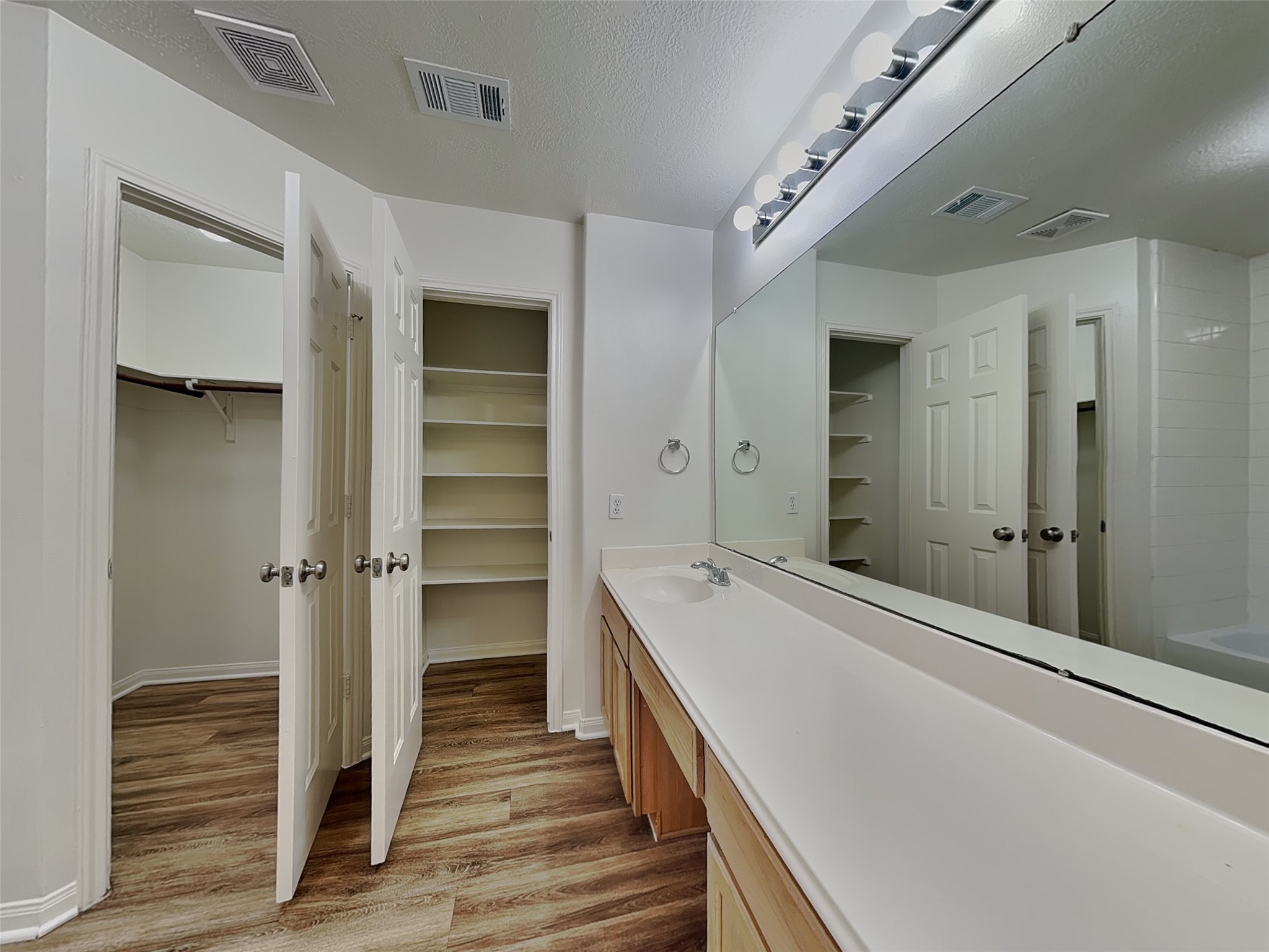 2518 Halstead Drive Property Photo 13